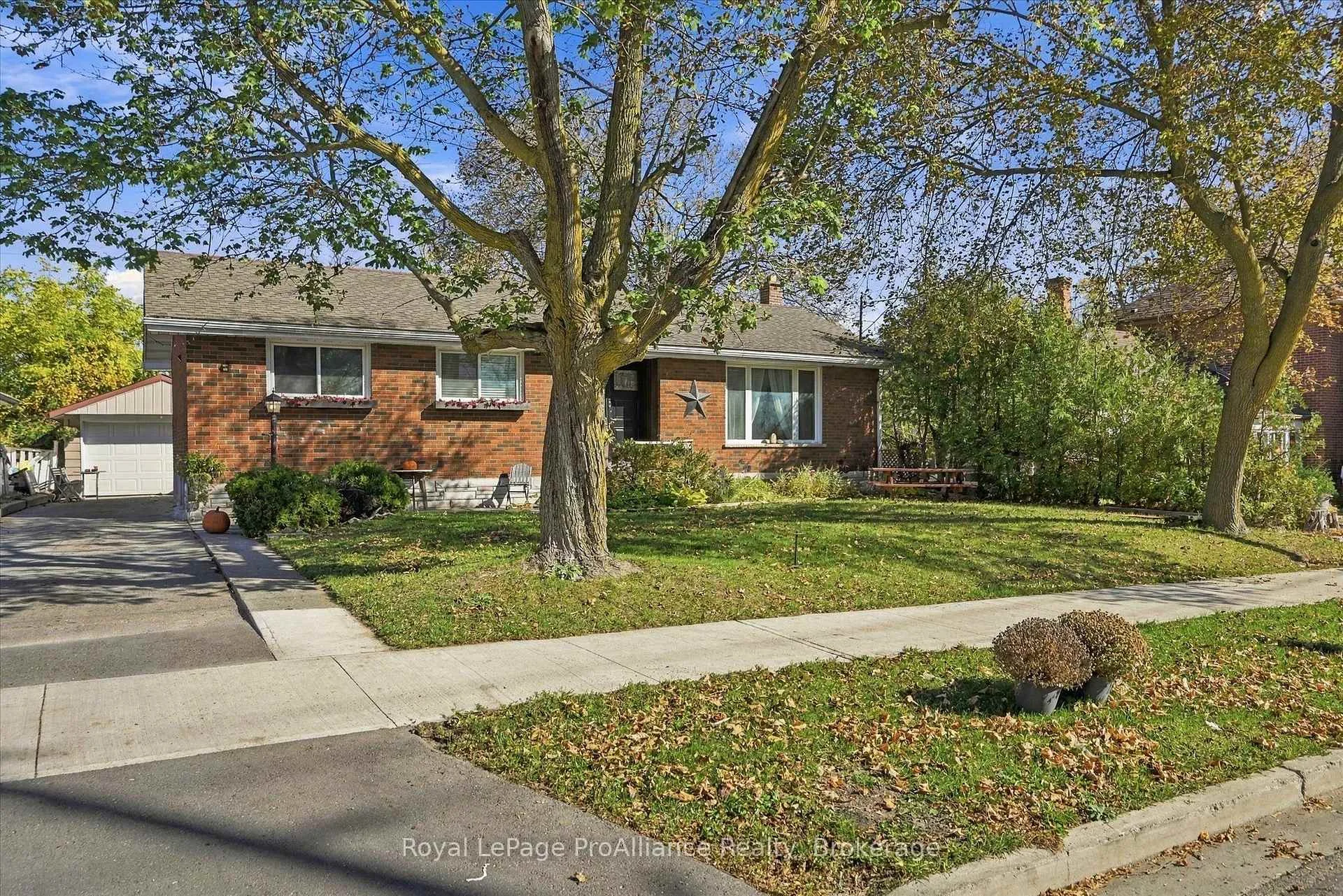 Photo 65 of 854 Barnardo Avenue, Peterborough, Northcrest Ward 5 — HOMEH