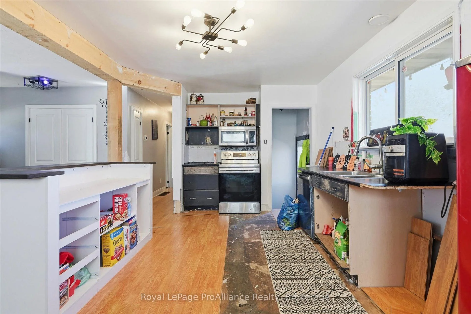 Photo 22 of 854 Barnardo Avenue, Peterborough, Northcrest Ward 5 — HOMEH