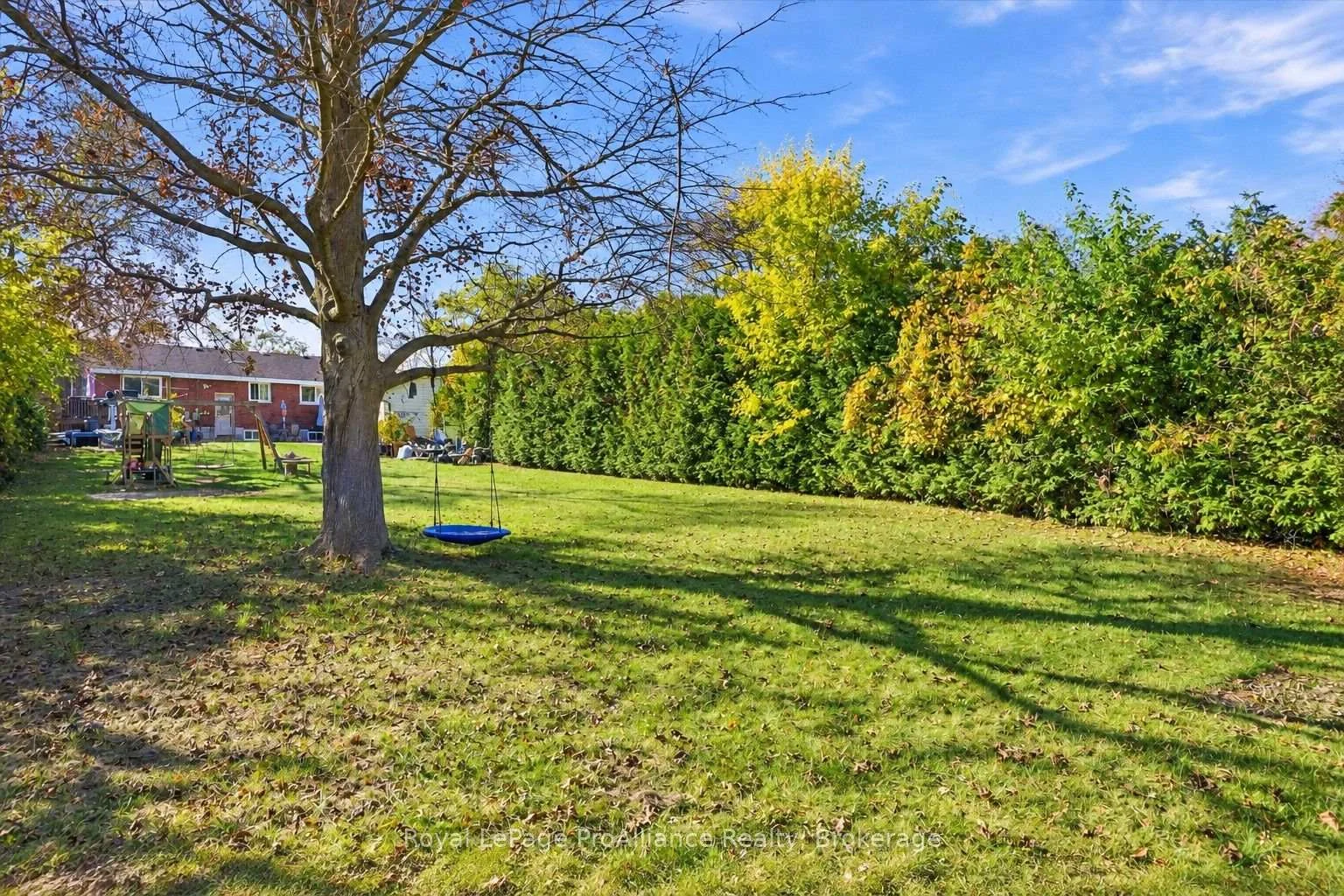 Photo 63 of 854 Barnardo Avenue, Peterborough, Northcrest Ward 5 — HOMEH