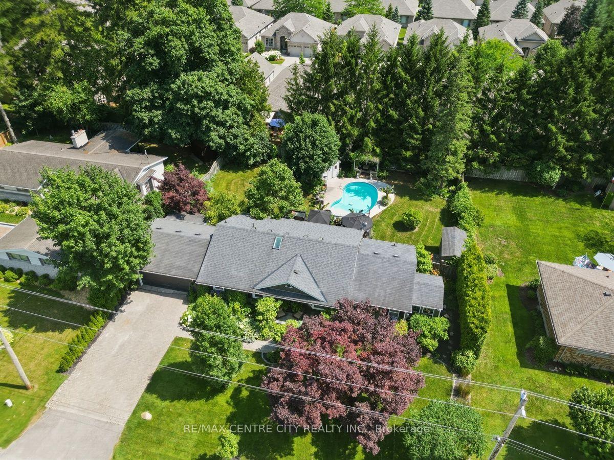 Photo 1 of 7 Northcrest Drive, London, North B — HOMEH