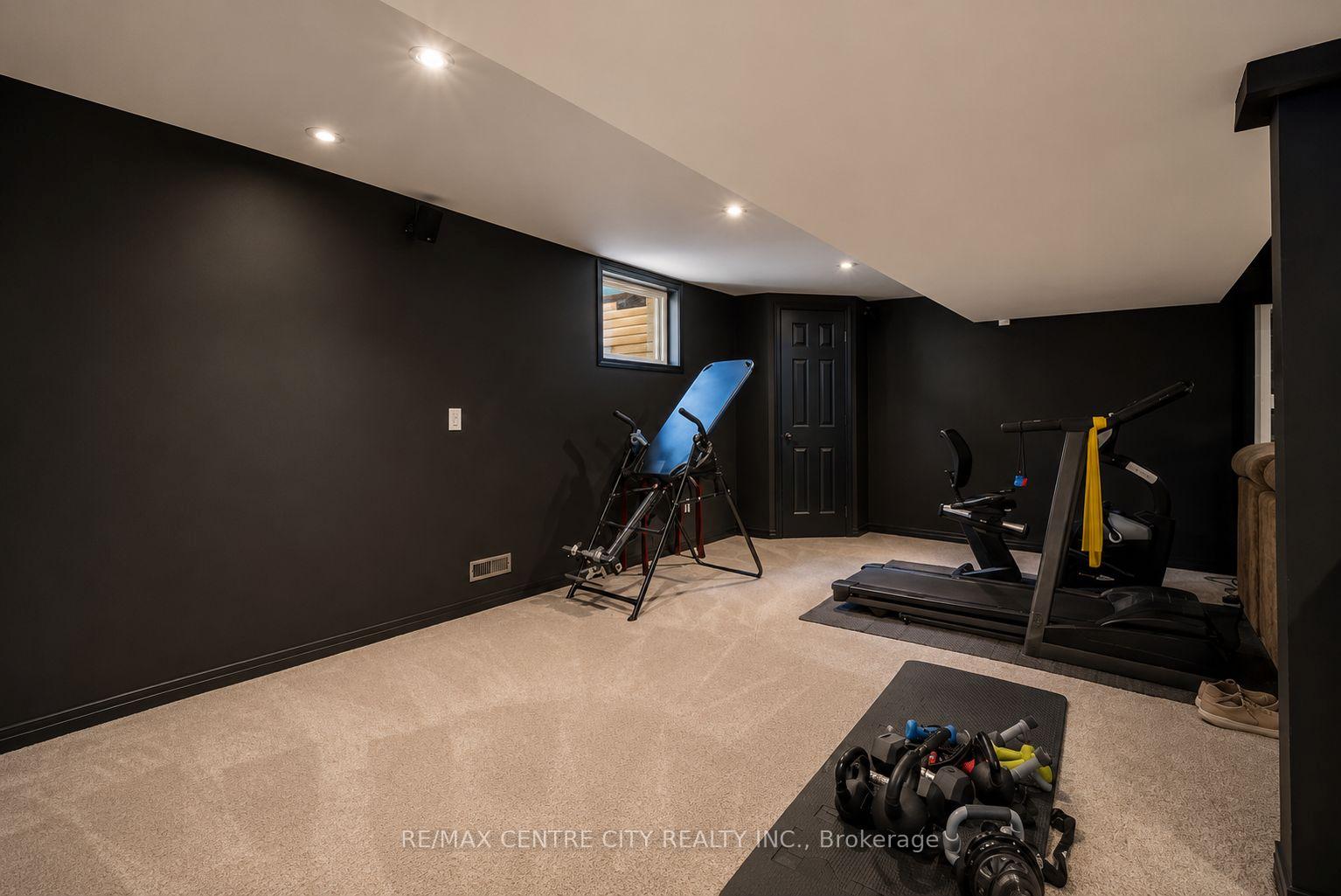 Photo 33 of 7 Northcrest Drive, London, North B — HOMEH