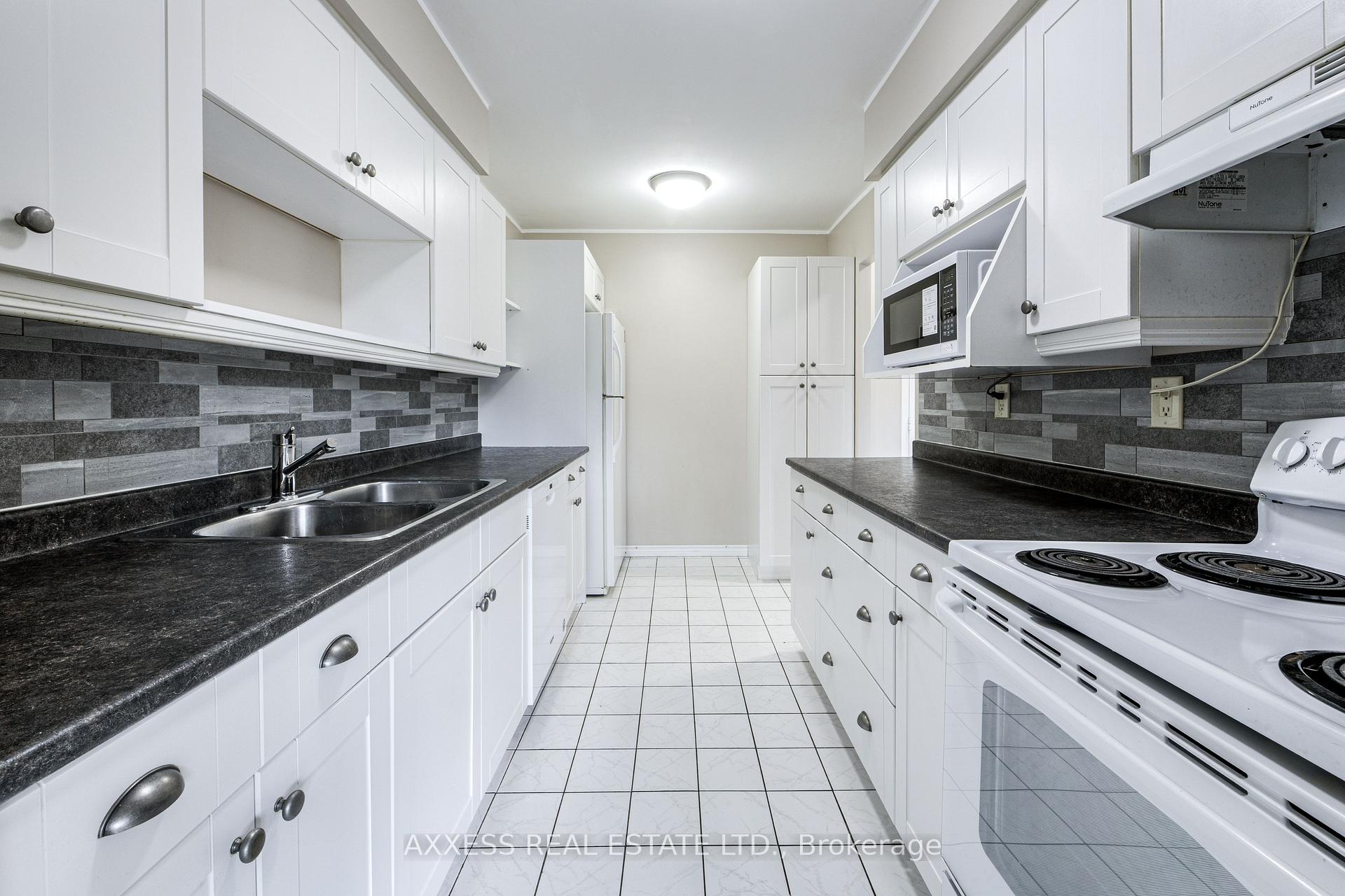 Photo 10 of Unit 902, 1968 Main Street W, Hamilton, Ainslie Wood — HOMEH