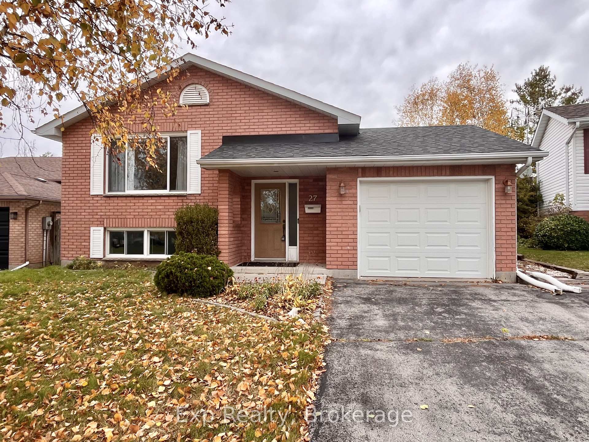 Photo 2 of 27 Loraine Avenue, Quinte West, Trenton Ward — HOMEH