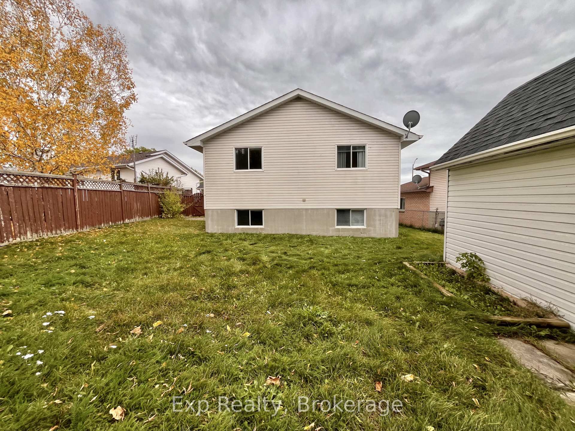 Photo 23 of 27 Loraine Avenue, Quinte West, Trenton Ward — HOMEH