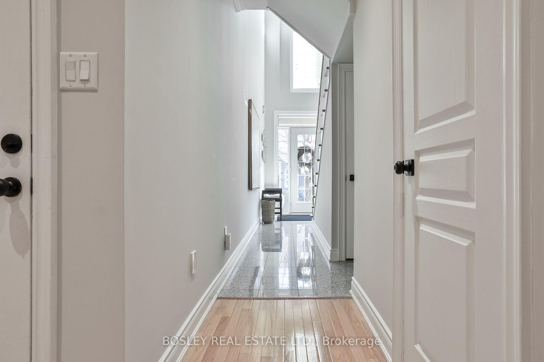 Photo 19 of 12 A Preakness Drive, North York, Banbury-Don Mills — HOMEH