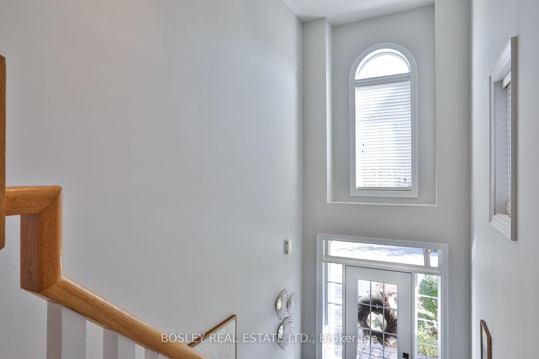 Photo 22 of 12 A Preakness Drive, North York, Banbury-Don Mills — HOMEH