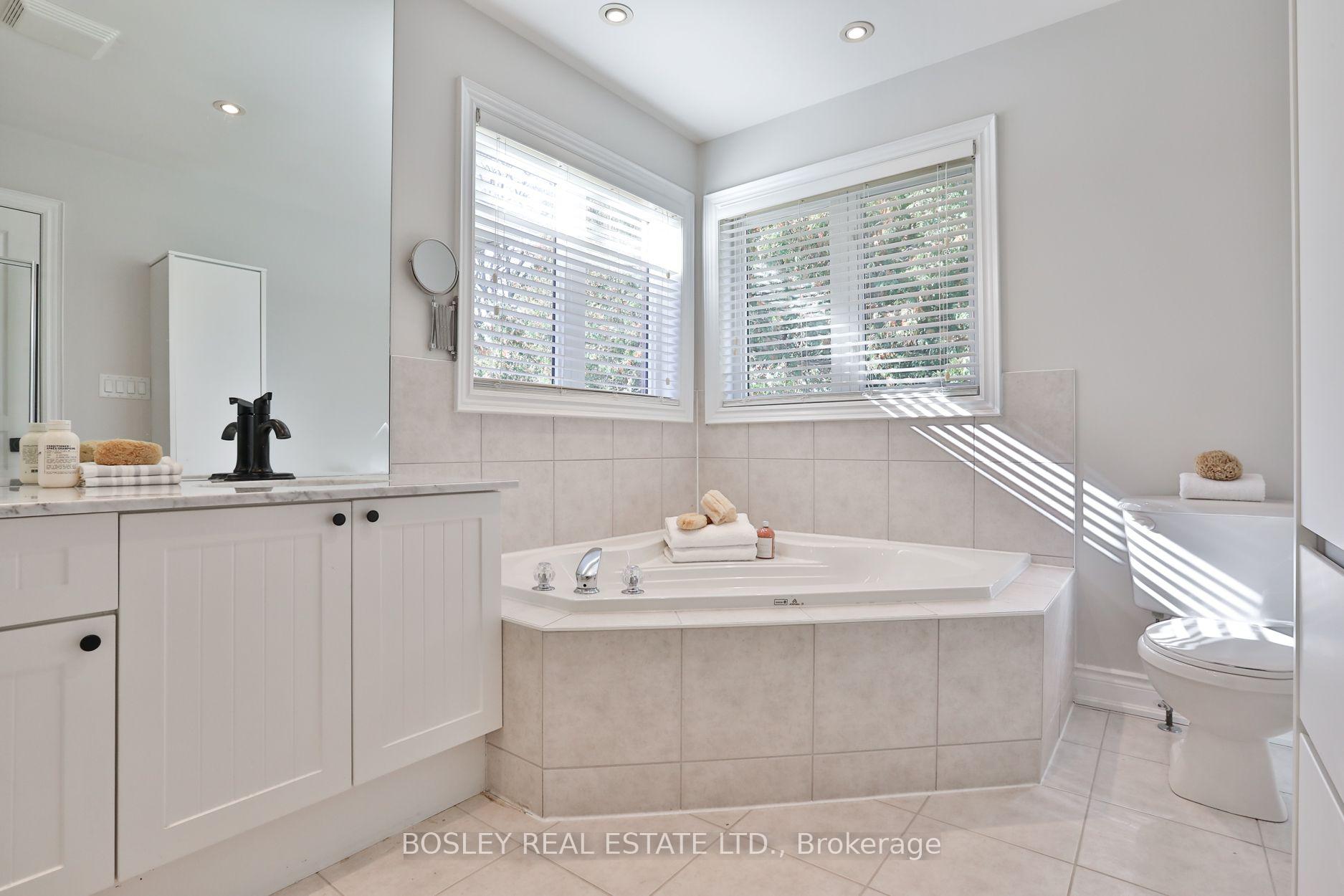 Photo 36 of 12 A Preakness Drive, North York, Banbury-Don Mills — HOMEH