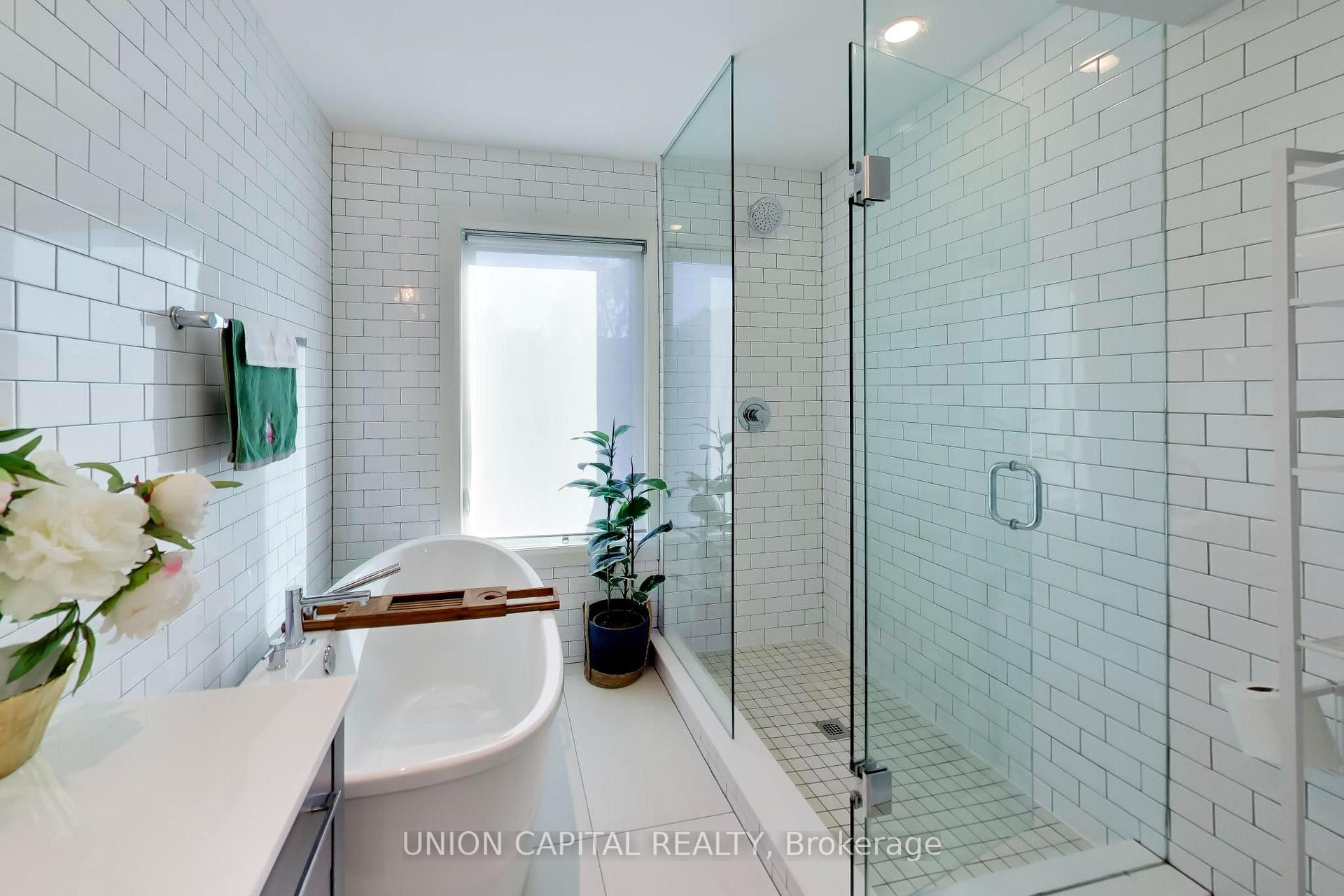 Photo 27 of 952 Dundas Street E, Toronto, South Riverdale — HOMEH