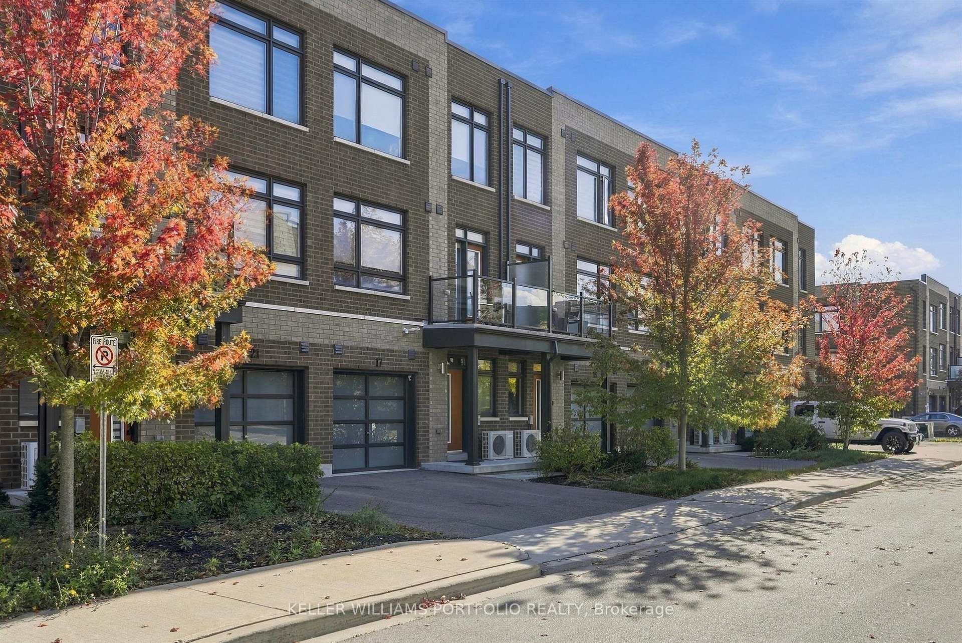 Photo 2 of 17 Hearne Street, Vaughan, Vaughan Grove — HOMEH