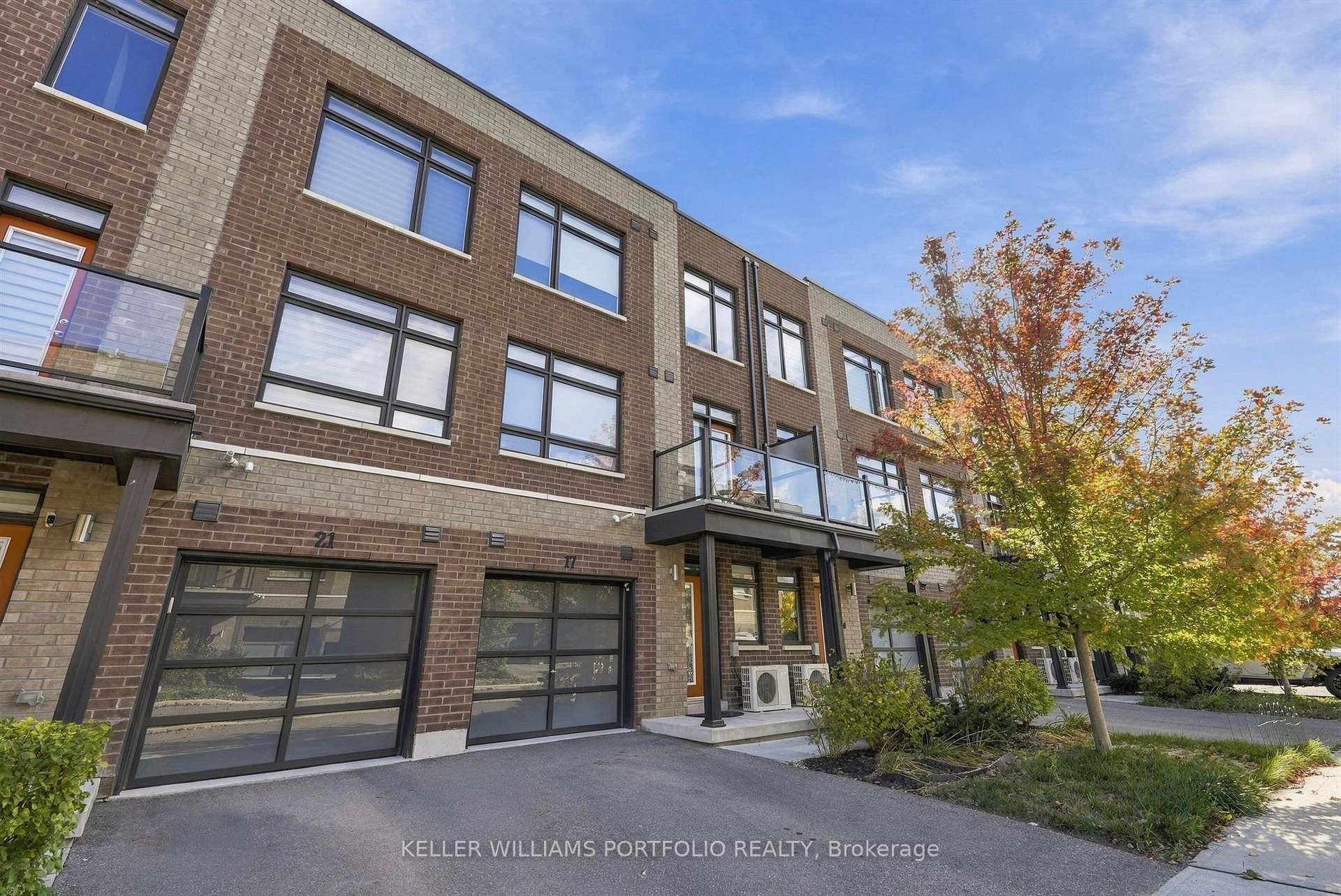 Photo 4 of 17 Hearne Street, Vaughan, Vaughan Grove — HOMEH