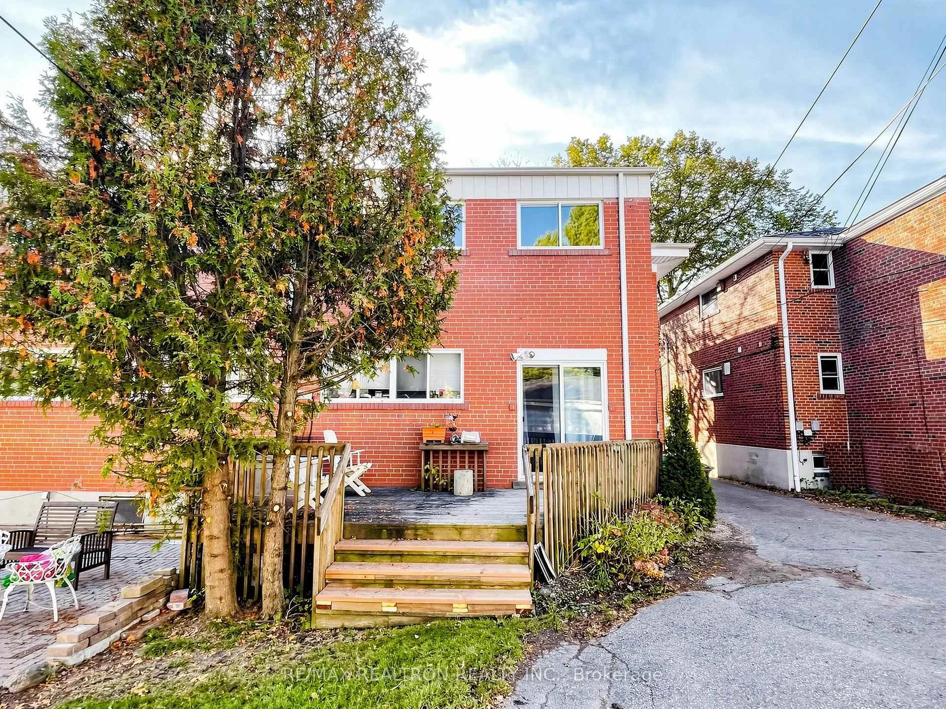 Photo 8 of Unit Upper, 280 Glenforest Road, Toronto, Lawrence Park North — HOMEH