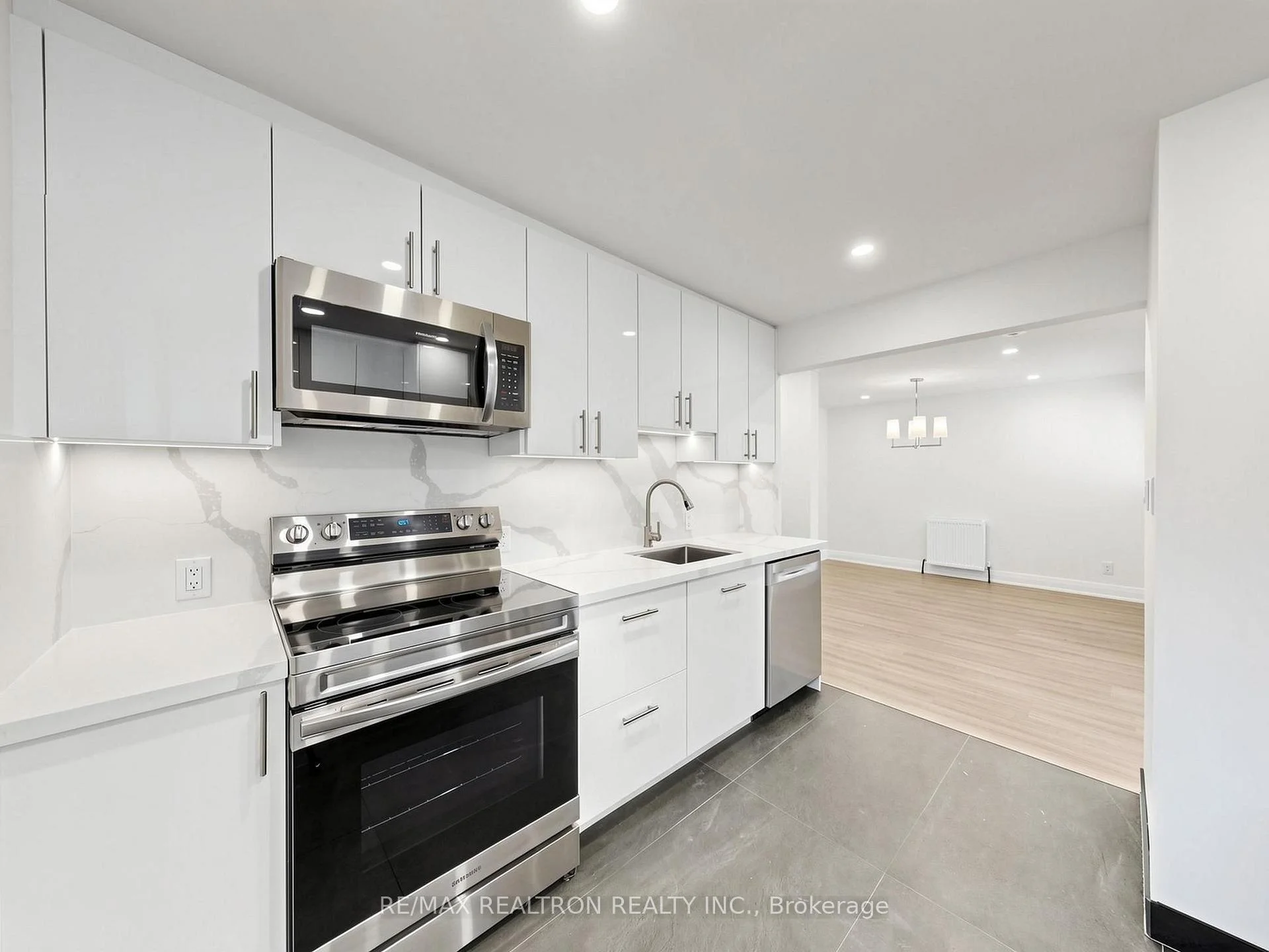 Photo 18 of Unit Upper, 280 Glenforest Road, Toronto, Lawrence Park North — HOMEH