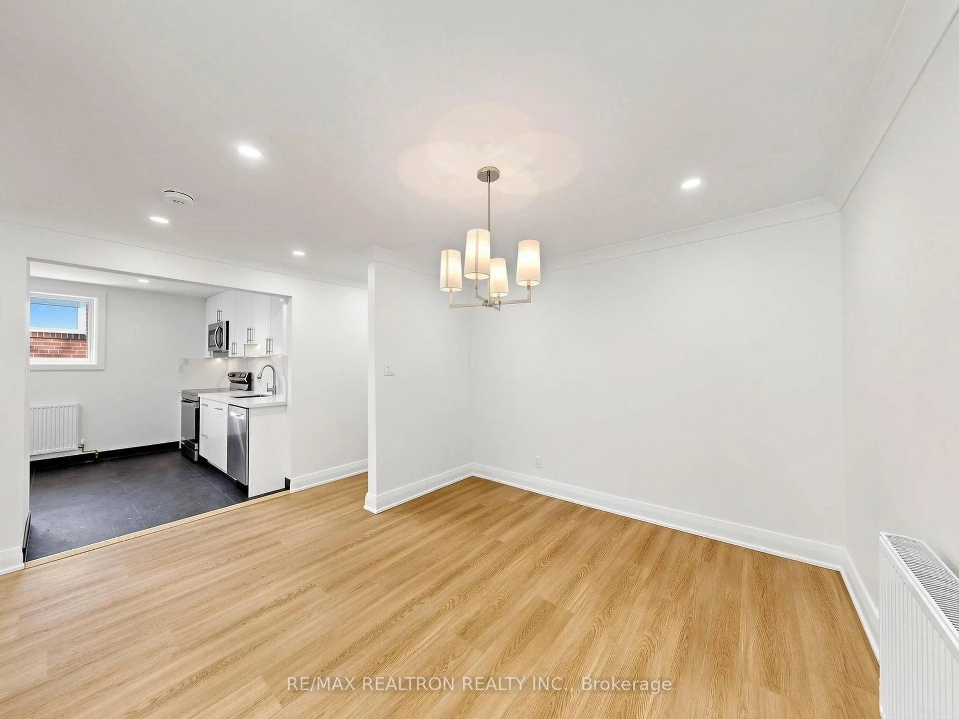 Photo 24 of Unit Upper, 280 Glenforest Road, Toronto, Lawrence Park North — HOMEH