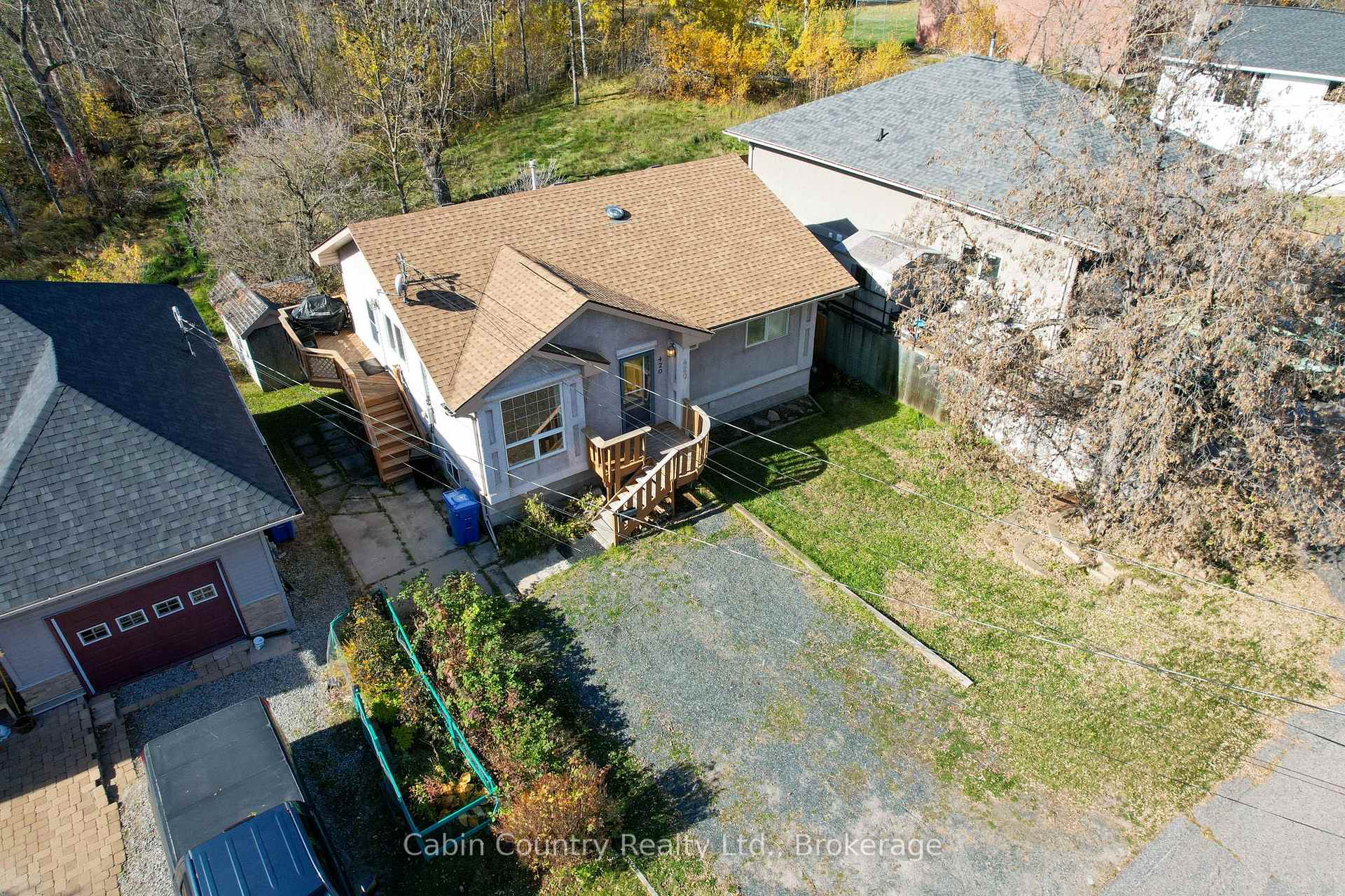Photo 3 of 420 Mill Street, Kenora, Keewatin — HOMEH