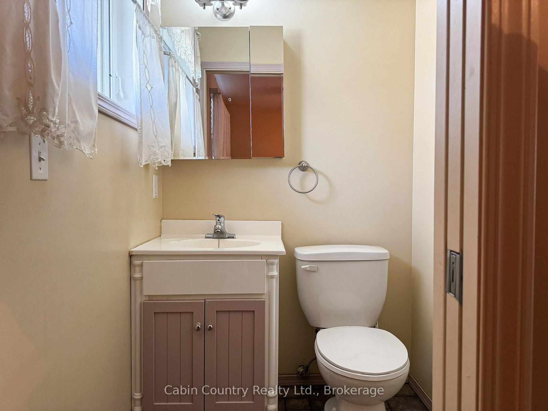 Photo 10 of 420 Mill Street, Kenora, Keewatin — HOMEH