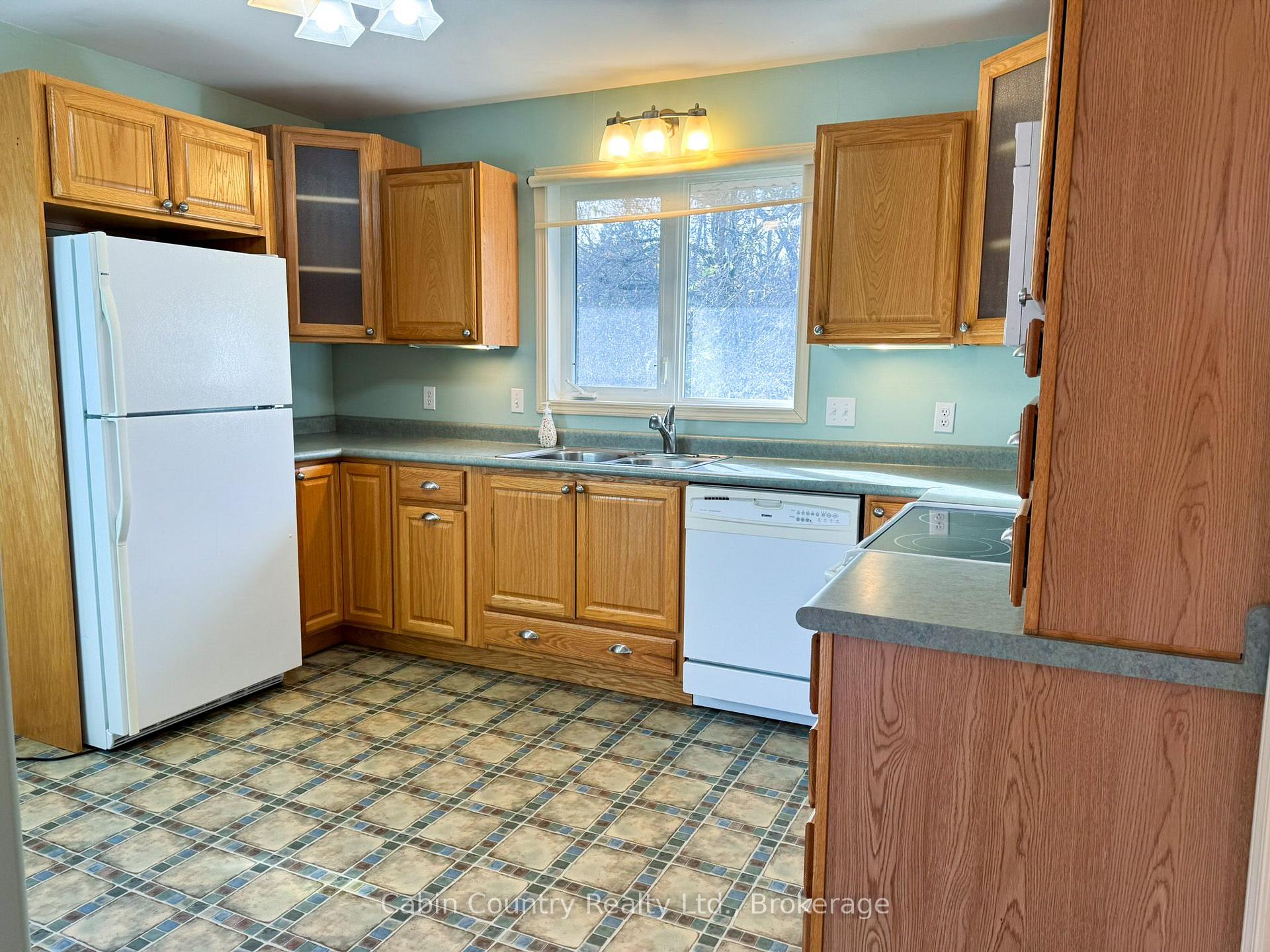 Photo 13 of 420 Mill Street, Kenora, Keewatin — HOMEH