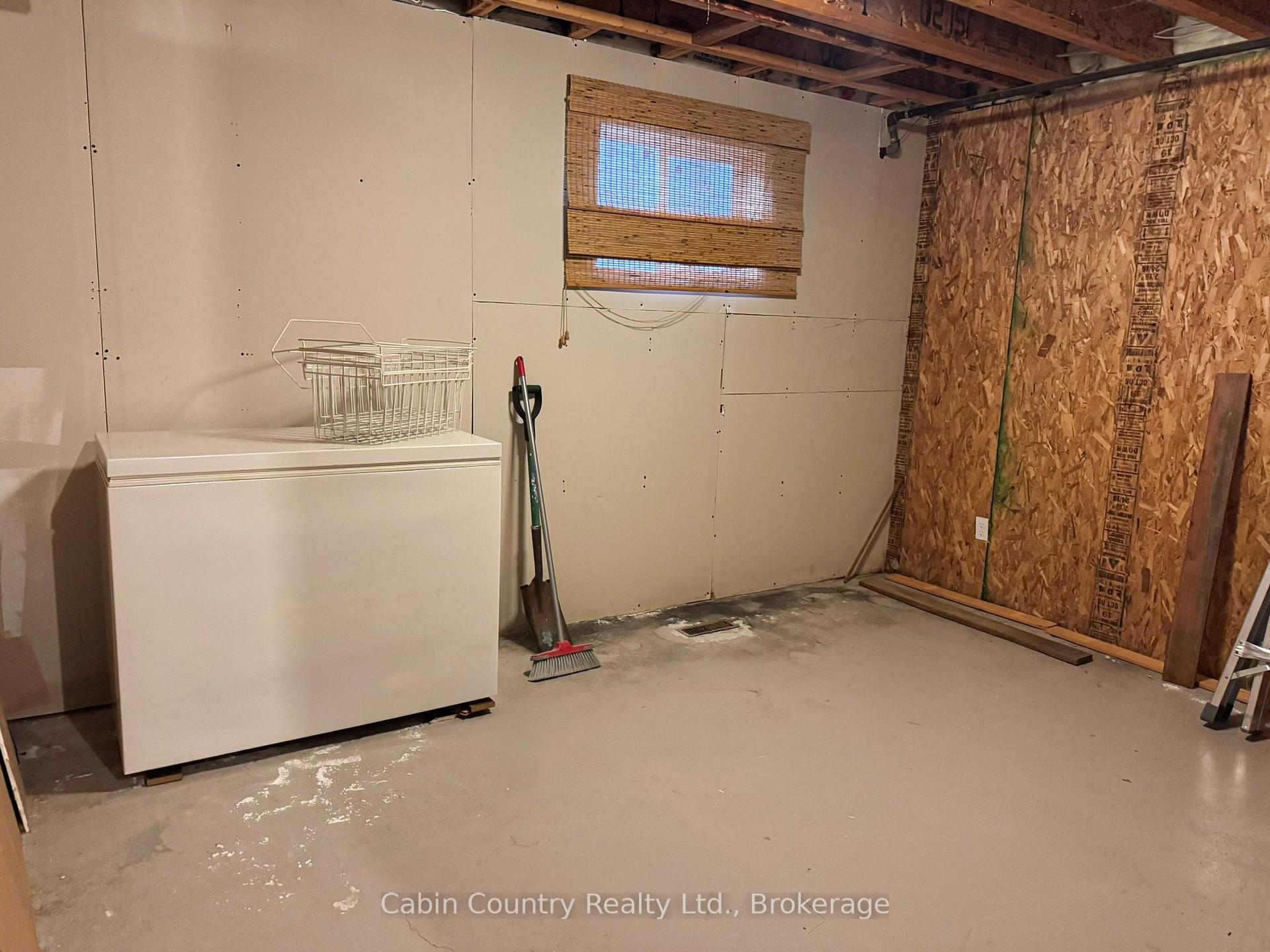 Photo 16 of 420 Mill Street, Kenora, Keewatin — HOMEH