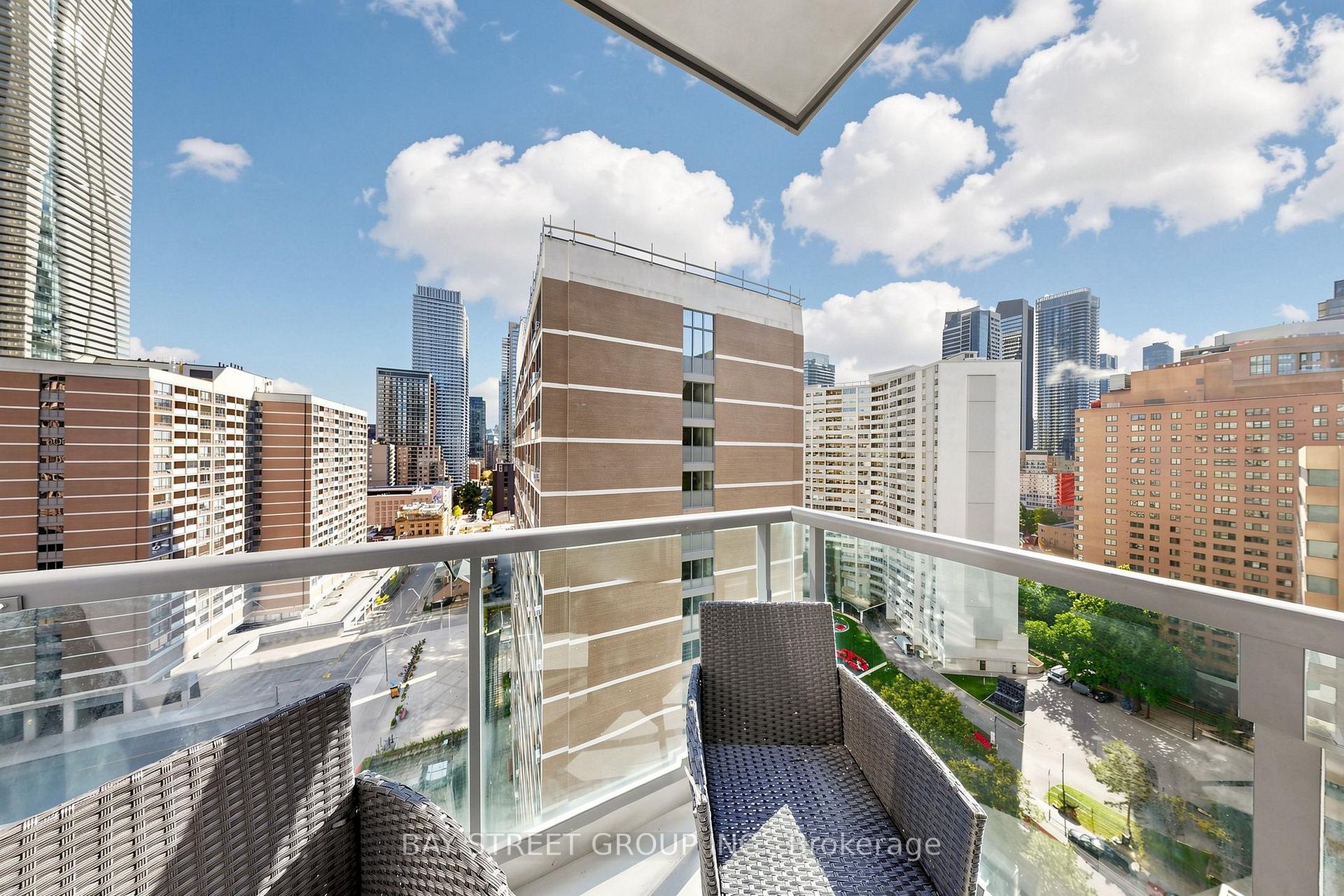 Photo 6 of Unit 1708, 1121 Bay Street, Toronto, Bay Street Corridor — HOMEH