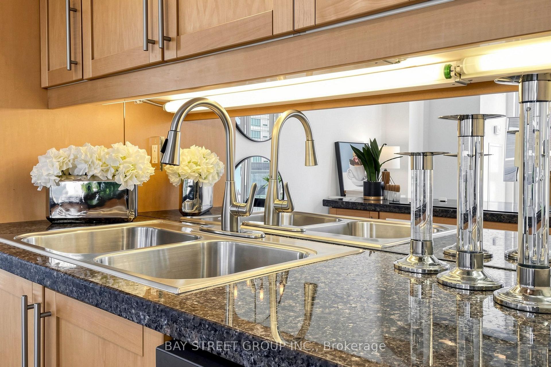 Photo 15 of Unit 1708, 1121 Bay Street, Toronto, Bay Street Corridor — HOMEH