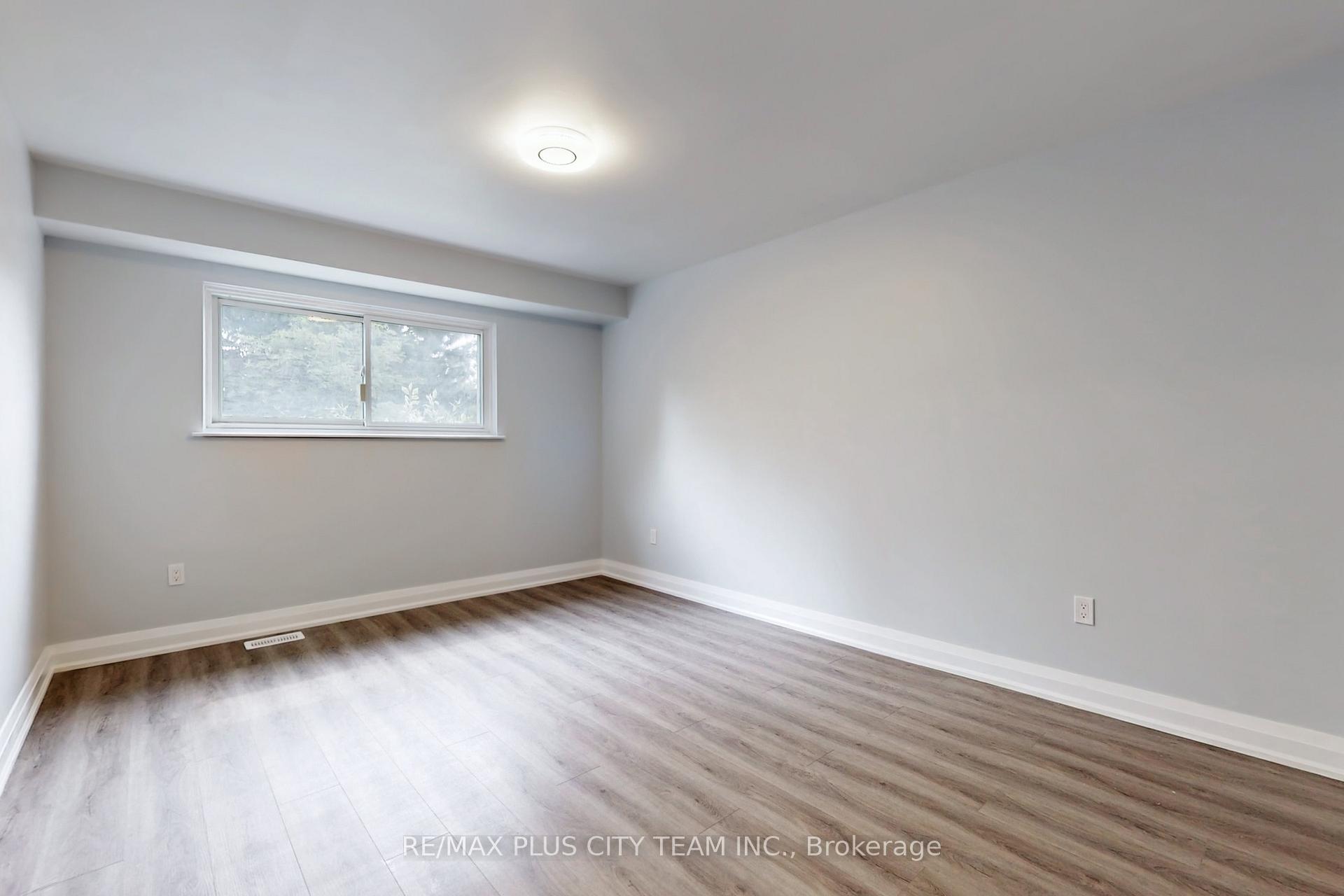 Photo 11 of Unit Bsmt, 31 Leacrest Street, Brampton, Westgate — HOMEH