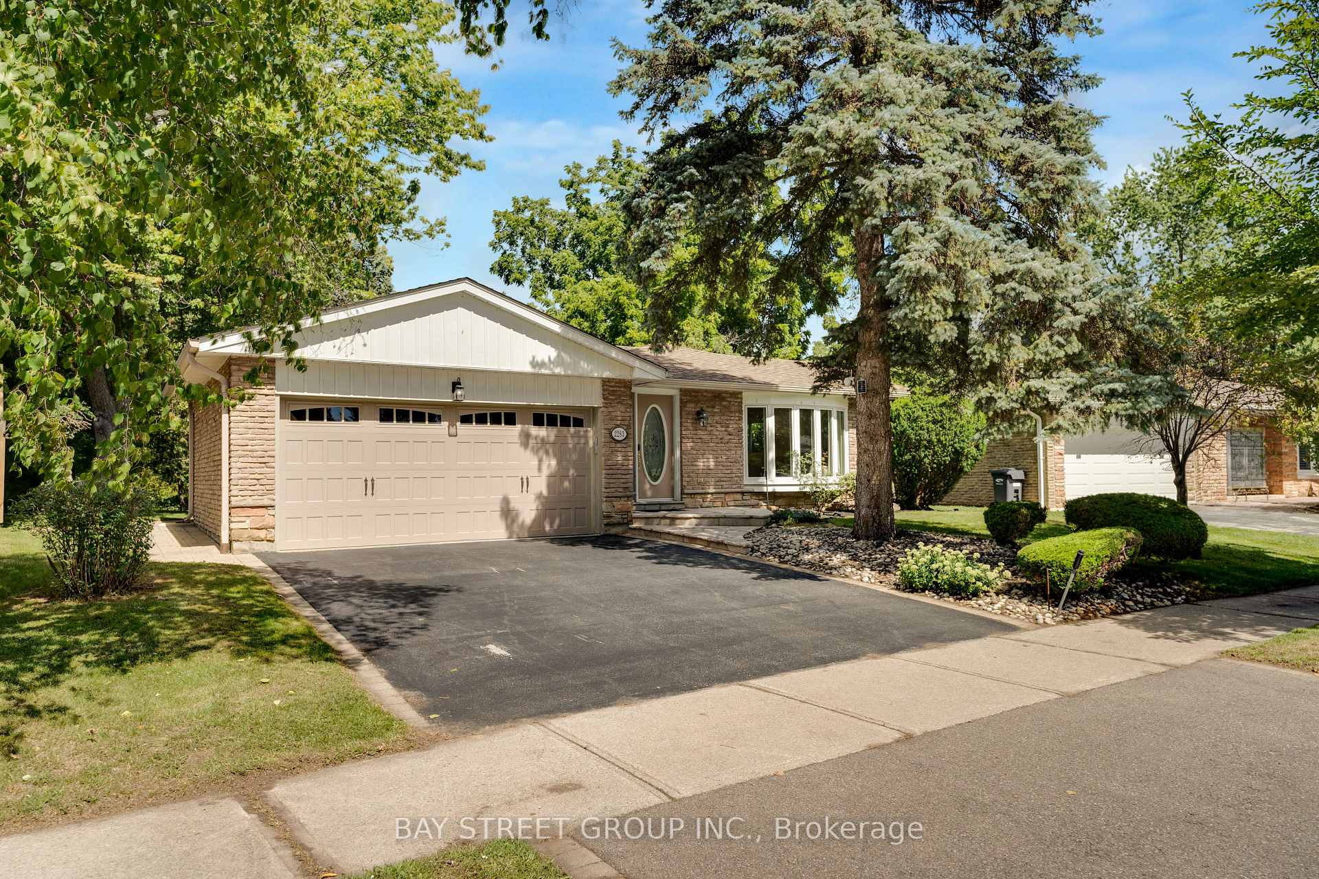 Photo of 2283 Devon Road