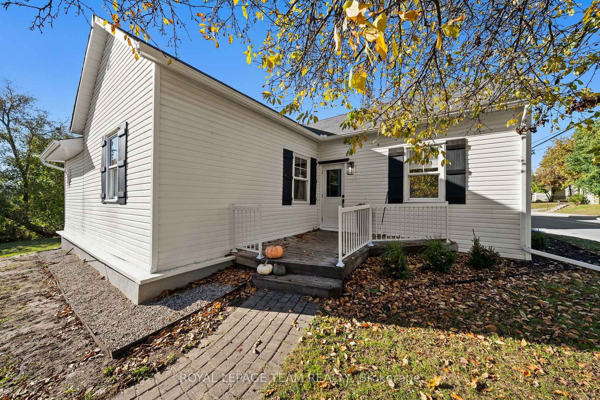 Photo 5 of 5584 Manotick Main Street, Ottawa, Manotick Village & Manotick Estates — HOMEH