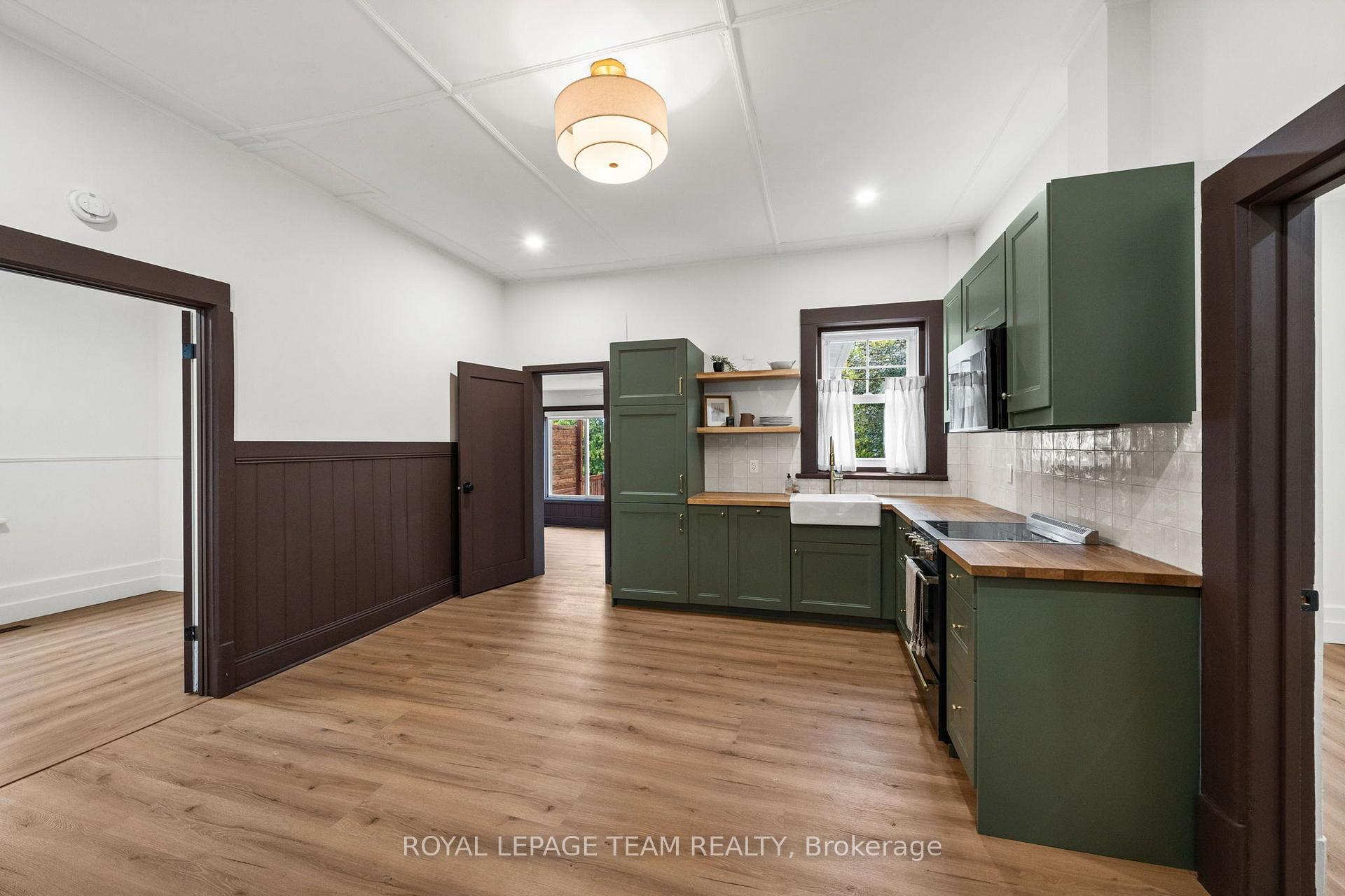 Photo 8 of 5584 Manotick Main Street, Ottawa, Manotick Village & Manotick Estates — HOMEH