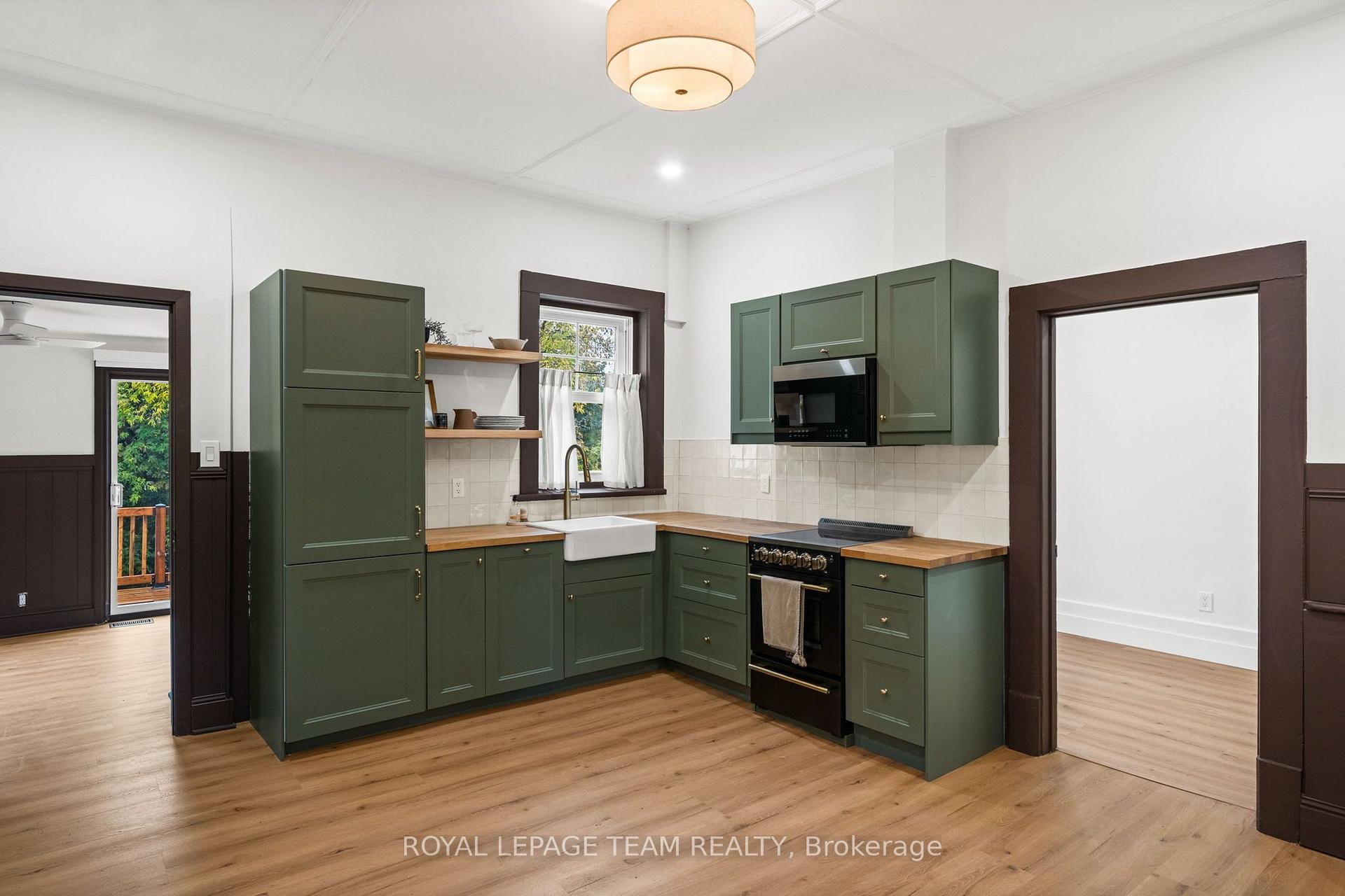 Photo 10 of 5584 Manotick Main Street, Ottawa, Manotick Village & Manotick Estates — HOMEH