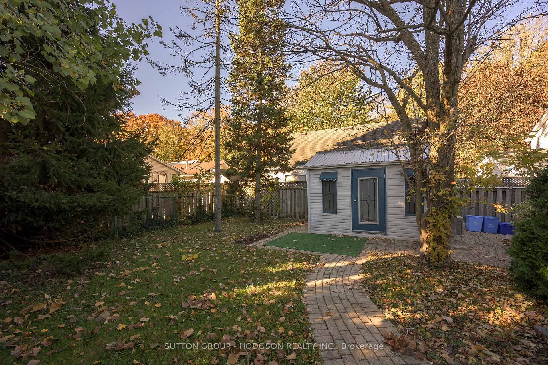 Photo 2 of 105 Tecumseh Avenue W, London, South E — HOMEH