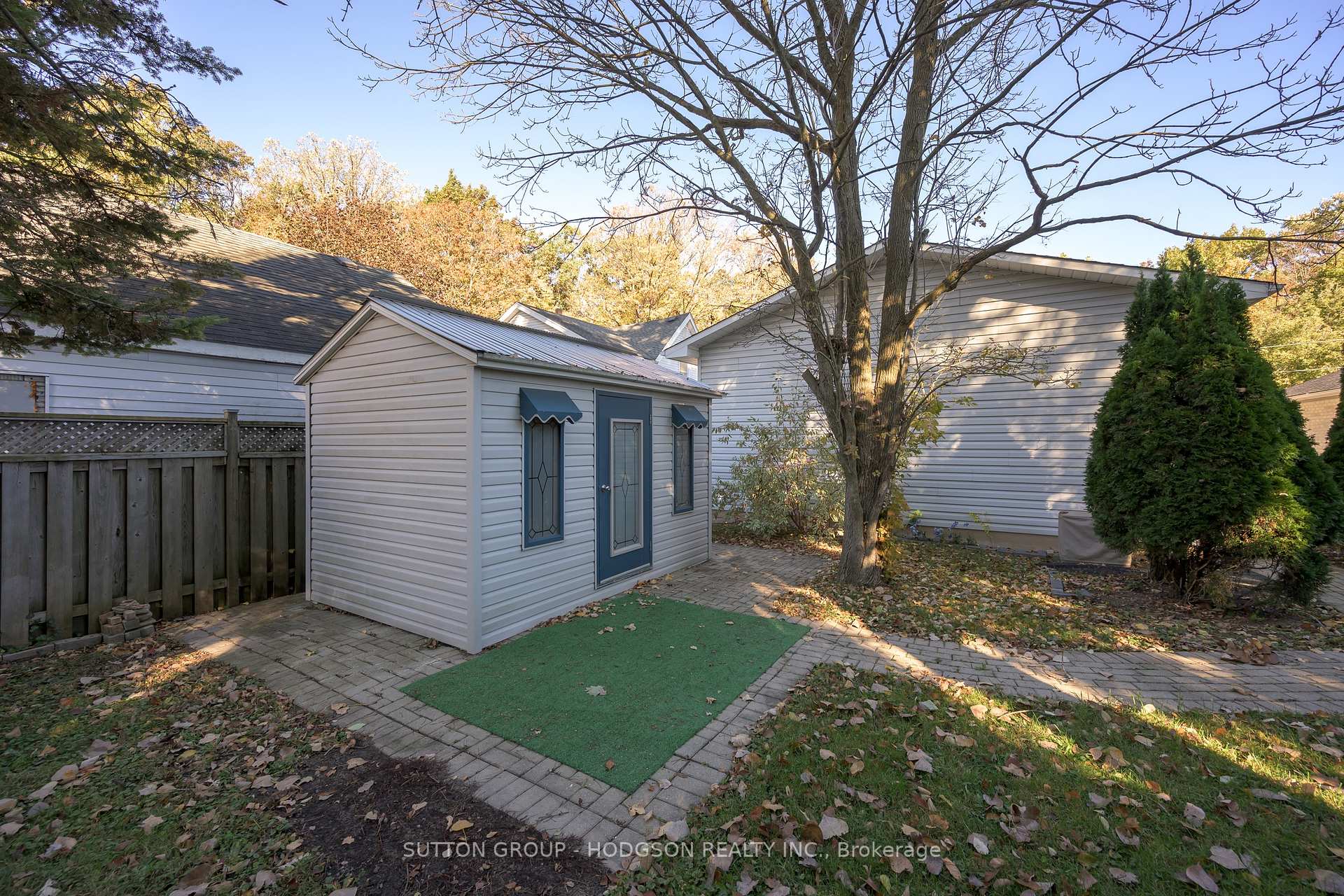 Photo 3 of 105 Tecumseh Avenue W, London, South E — HOMEH