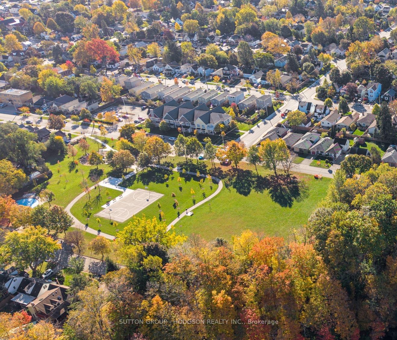 Photo 6 of 105 Tecumseh Avenue W, London, South E — HOMEH