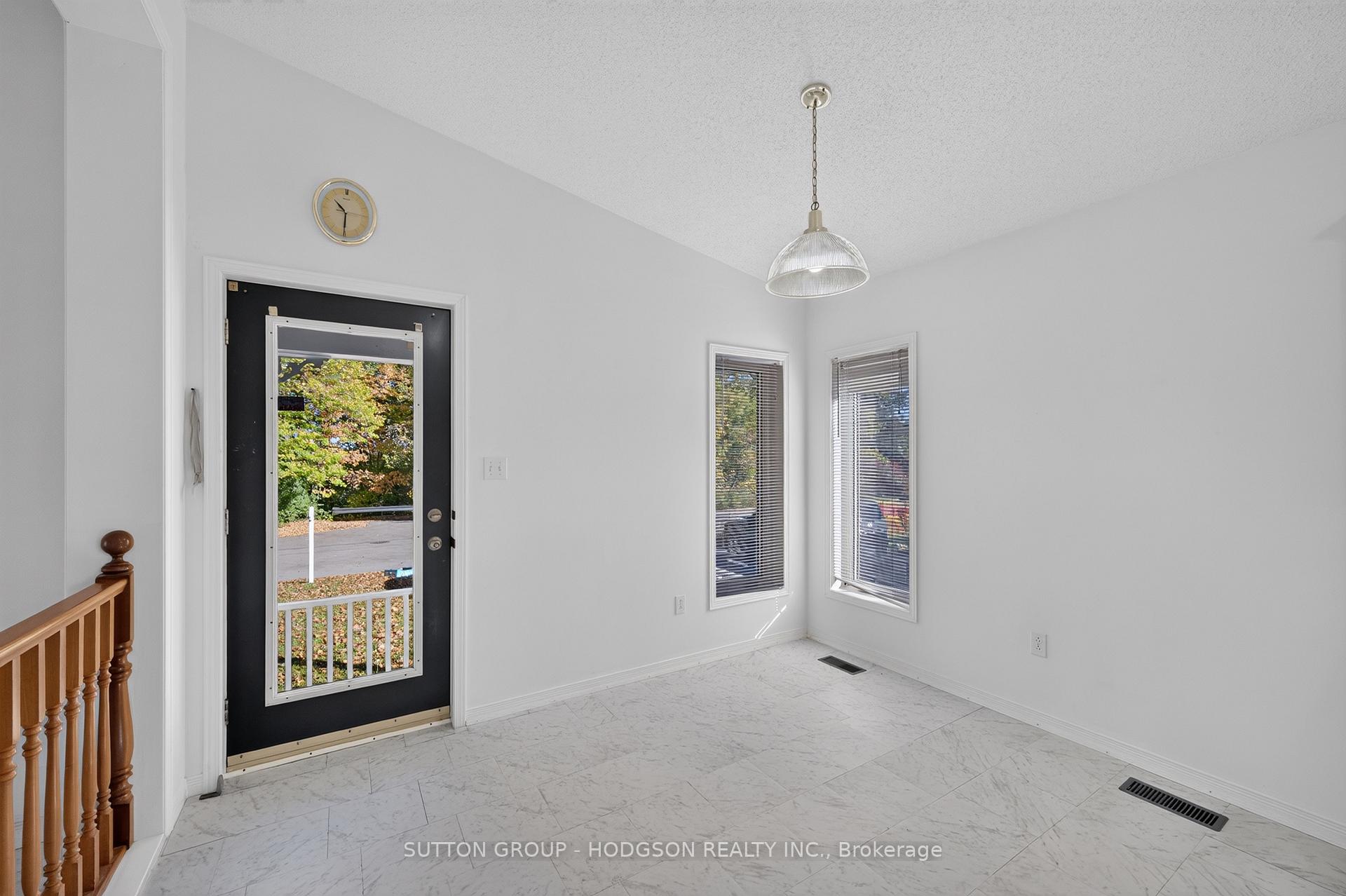 Photo 15 of 105 Tecumseh Avenue W, London, South E — HOMEH