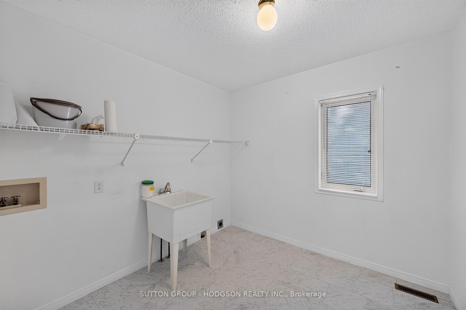 Photo 20 of 105 Tecumseh Avenue W, London, South E — HOMEH