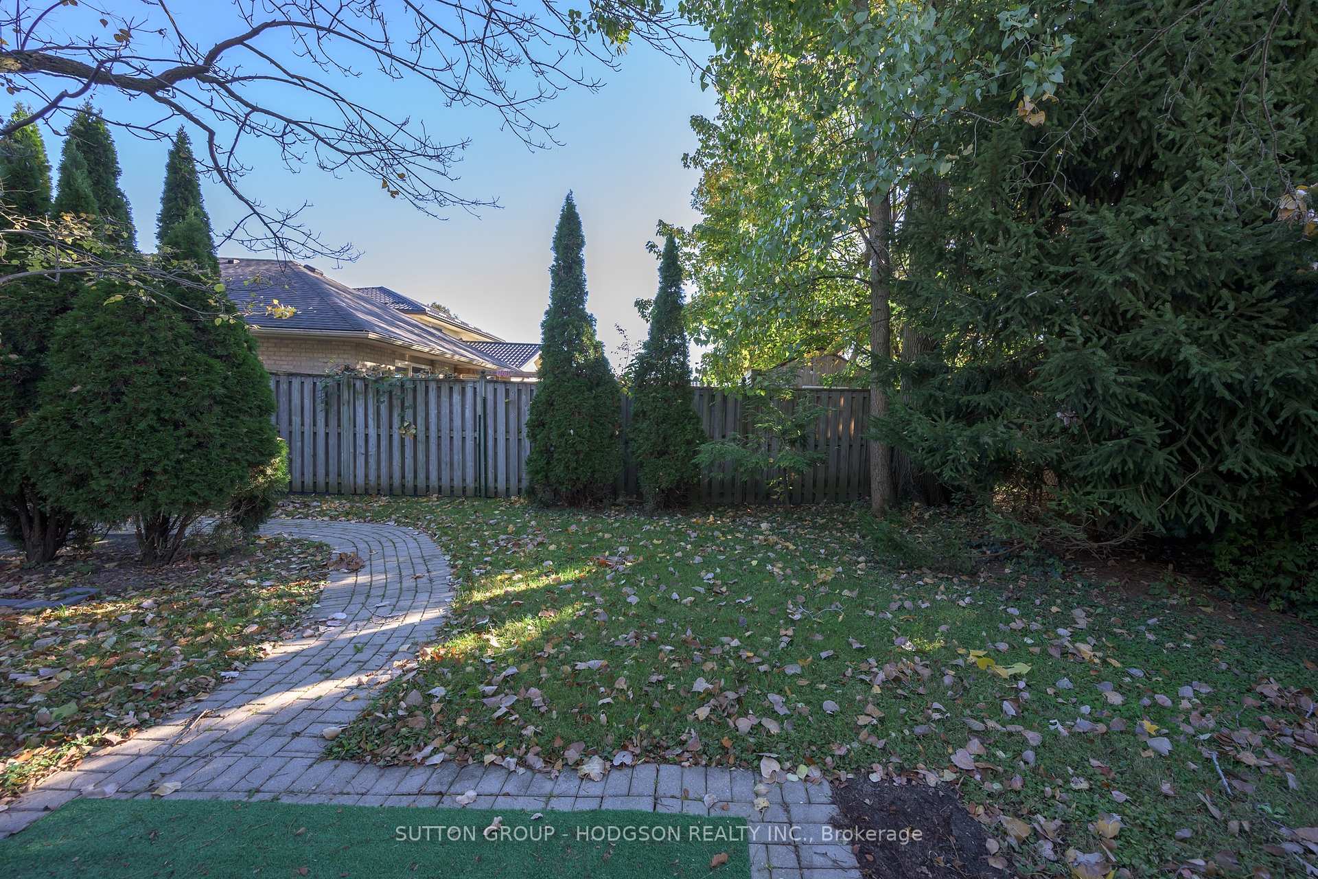 Photo 22 of 105 Tecumseh Avenue W, London, South E — HOMEH