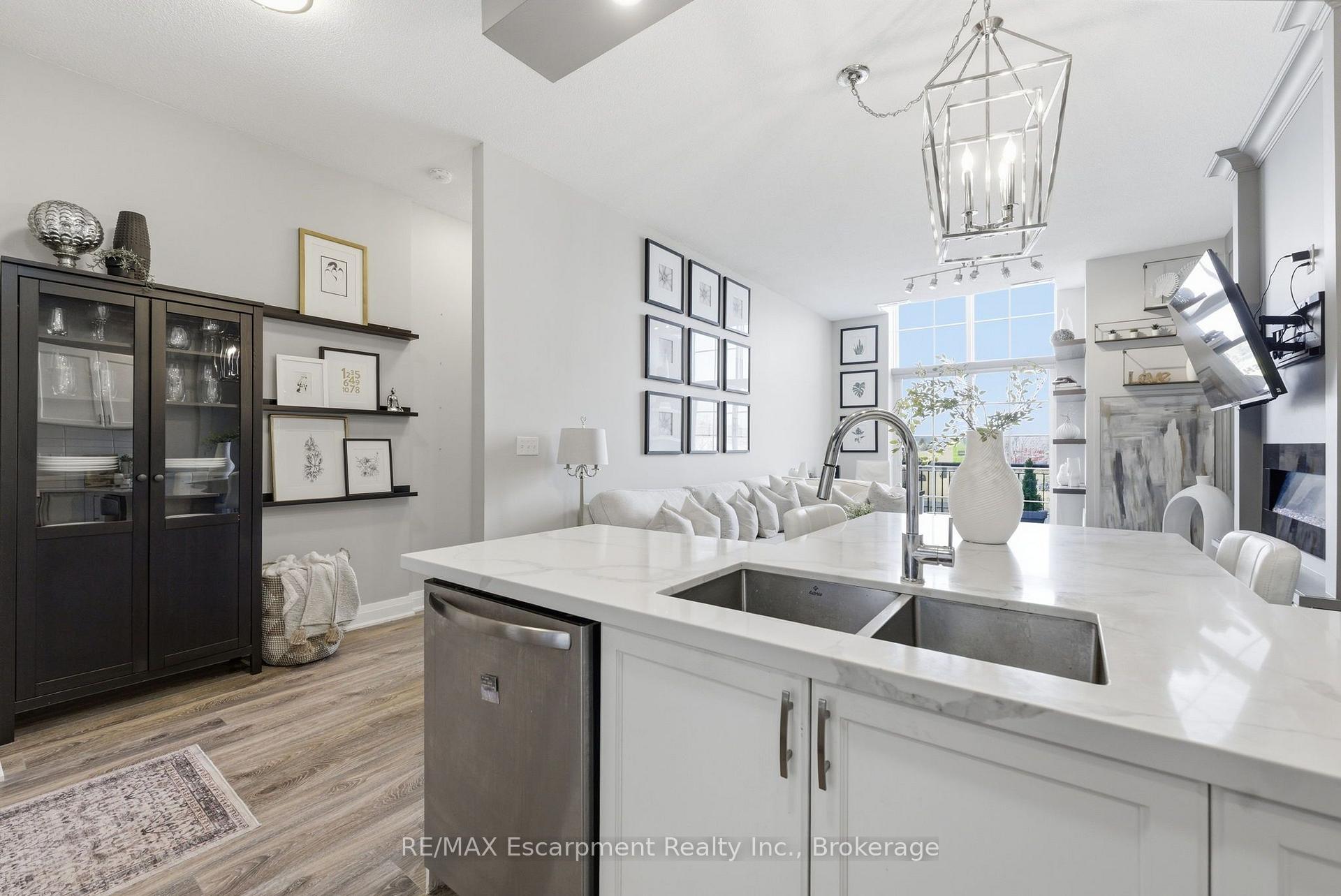 Photo 3 of Unit 322, 262 Dundas Street E, Hamilton, Waterdown — HOMEH