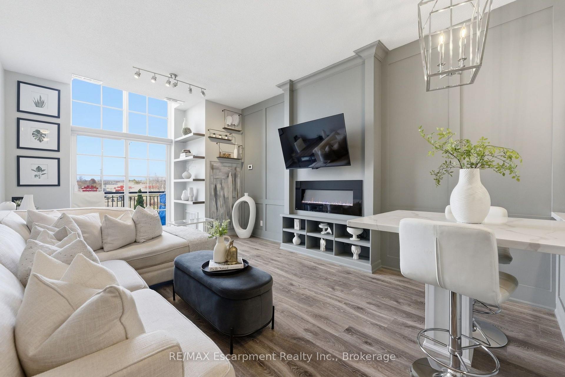 Photo 4 of Unit 322, 262 Dundas Street E, Hamilton, Waterdown — HOMEH