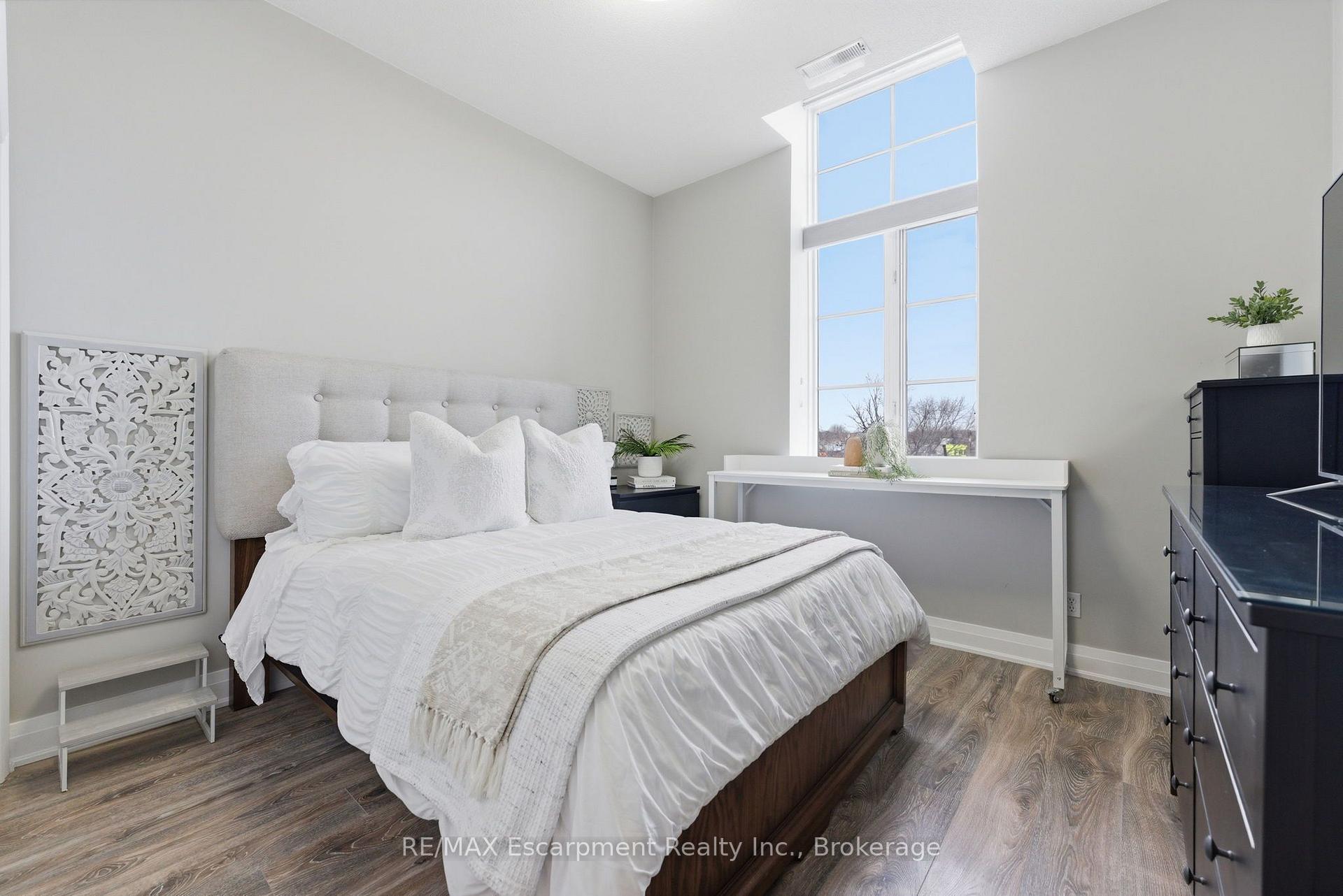 Photo 12 of Unit 322, 262 Dundas Street E, Hamilton, Waterdown — HOMEH