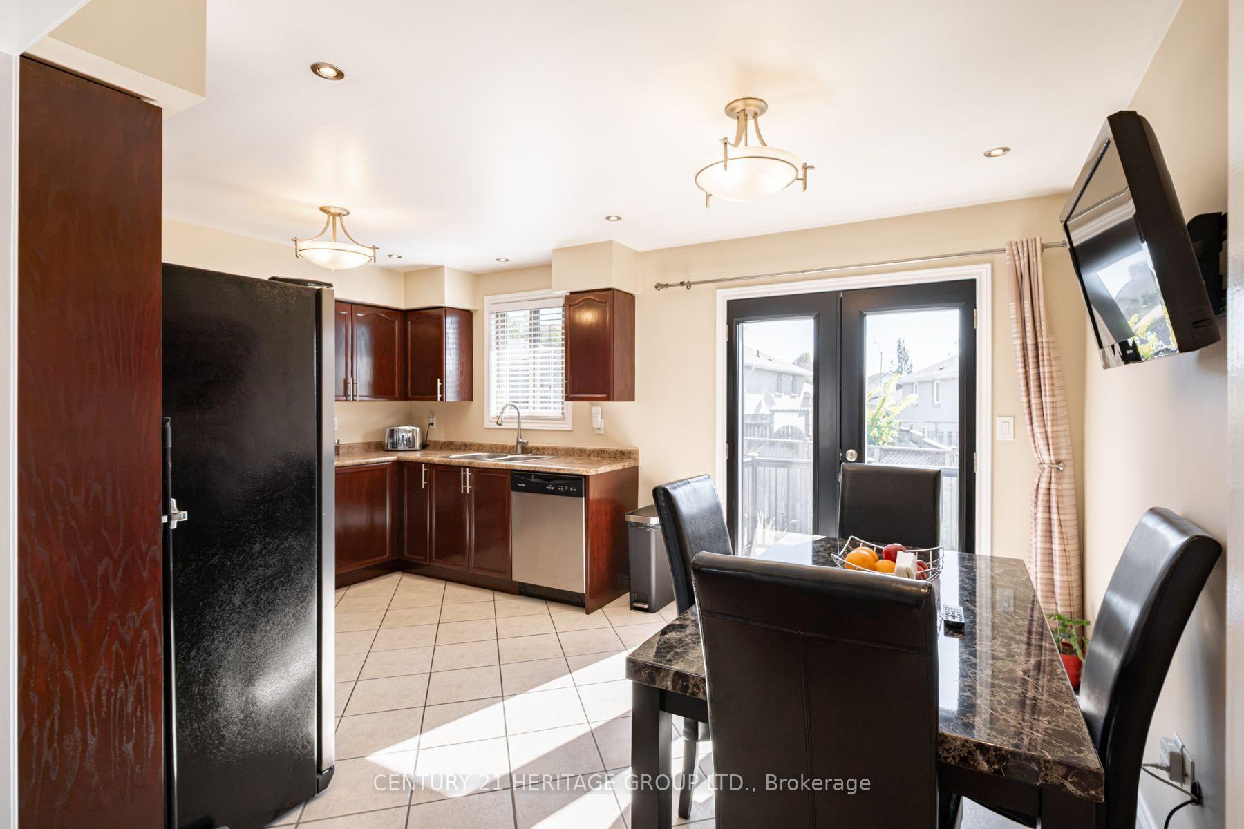 Photo 16 of 67 McGuiness Drive, Brantford, Tutela Heights — HOMEH