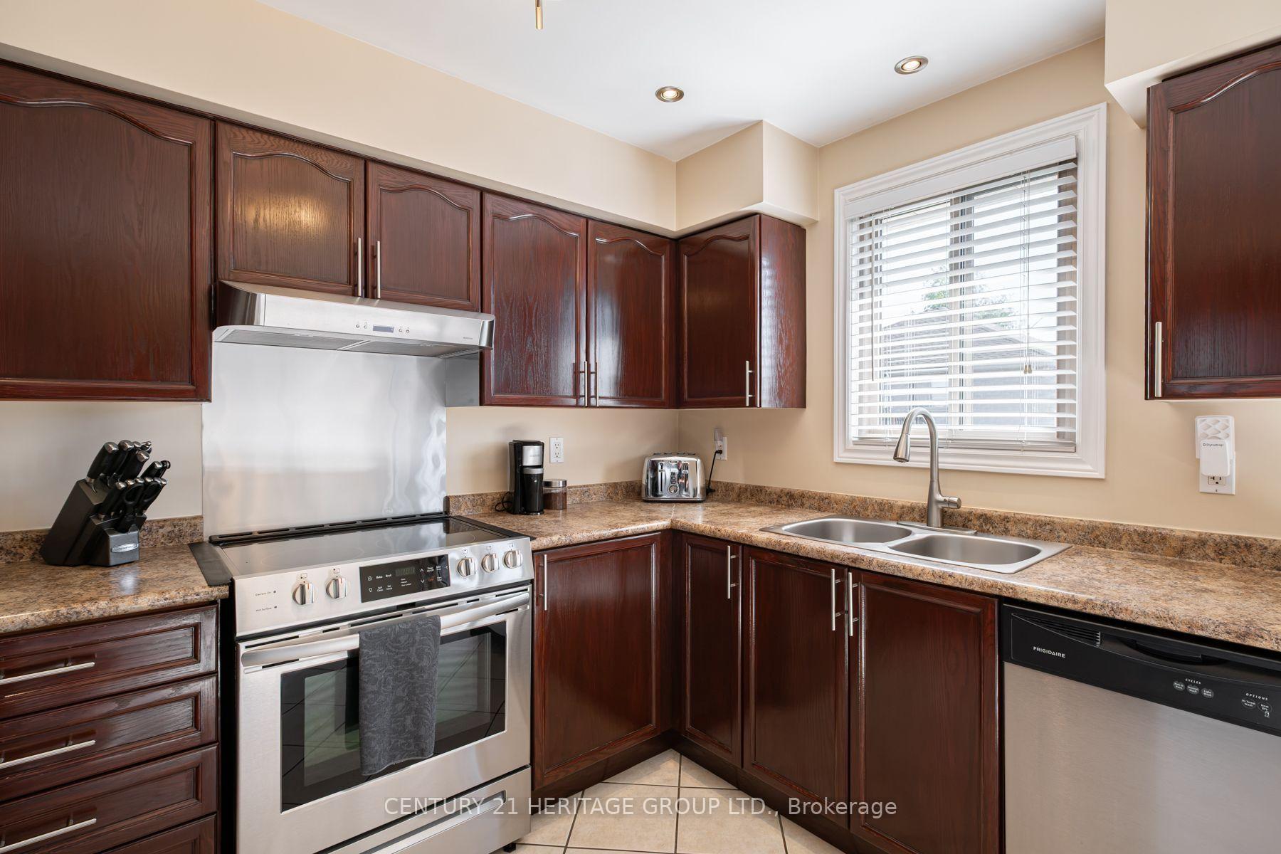 Photo 19 of 67 McGuiness Drive, Brantford, Tutela Heights — HOMEH