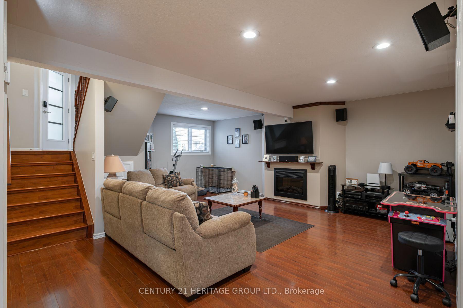 Photo 27 of 67 McGuiness Drive, Brantford, Tutela Heights — HOMEH