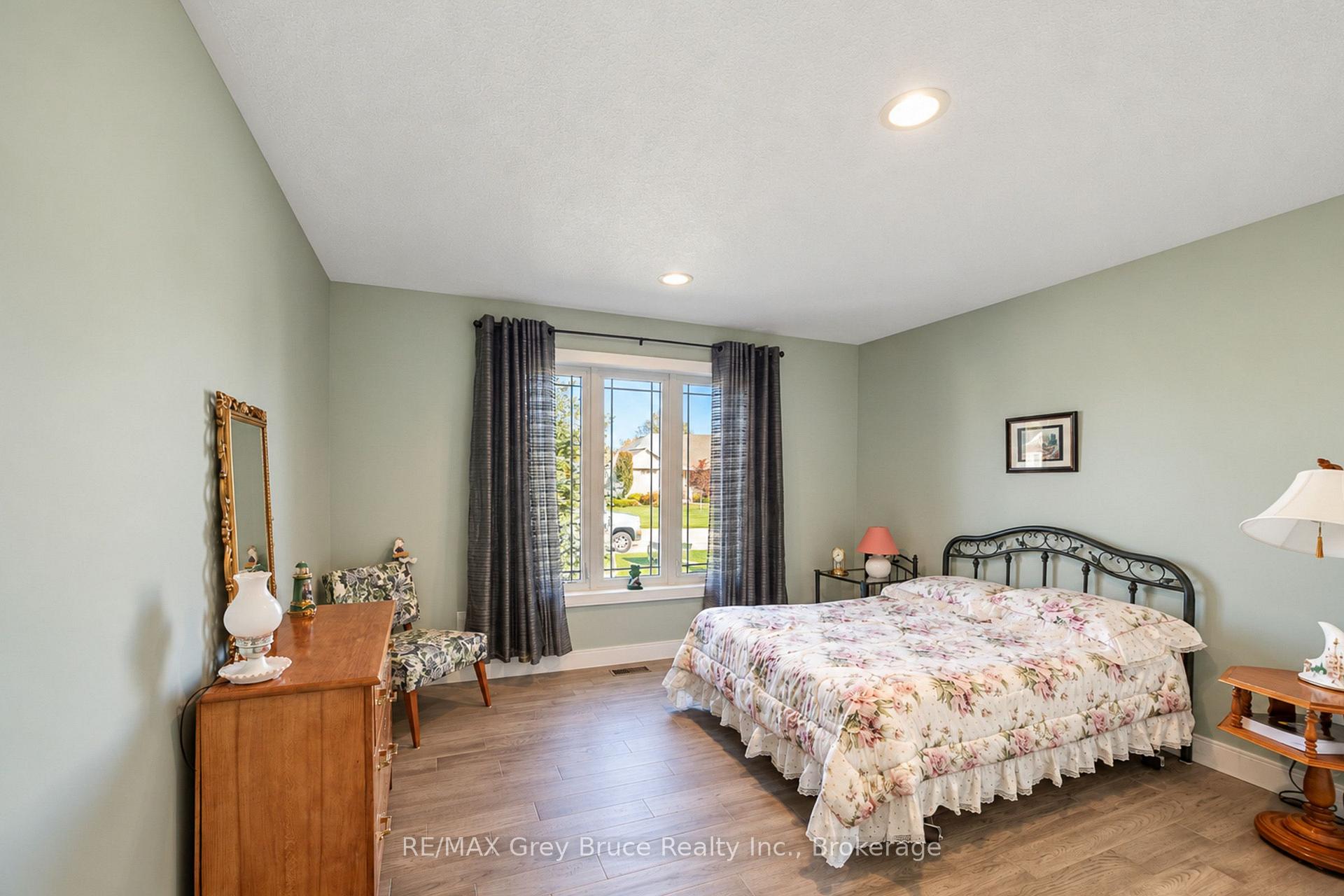 Photo 23 of 397 3rd Street S, Hanover — HOMEH