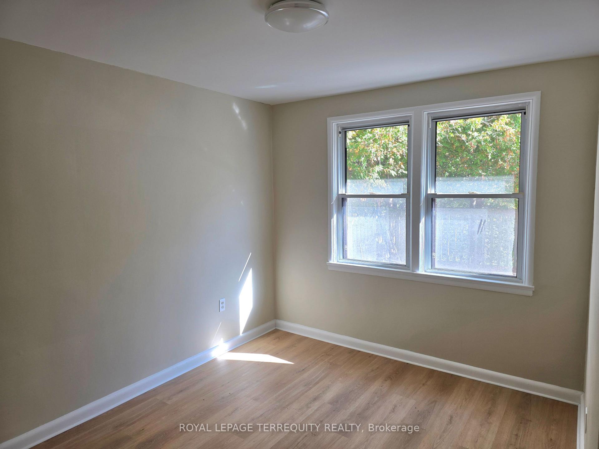 Photo 6 of 107 Cliffcrest Drive, Scarborough, Cliffcrest — HOMEH