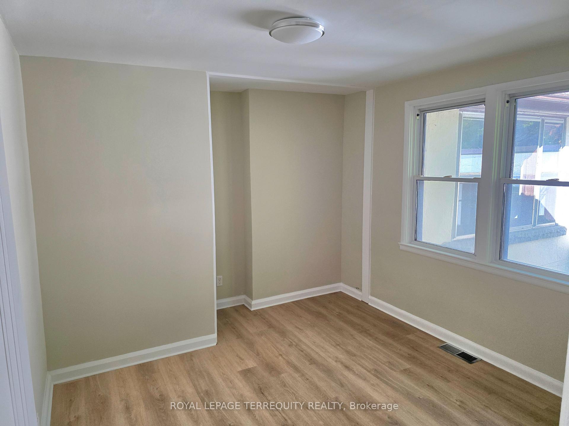 Photo 7 of 107 Cliffcrest Drive, Scarborough, Cliffcrest — HOMEH