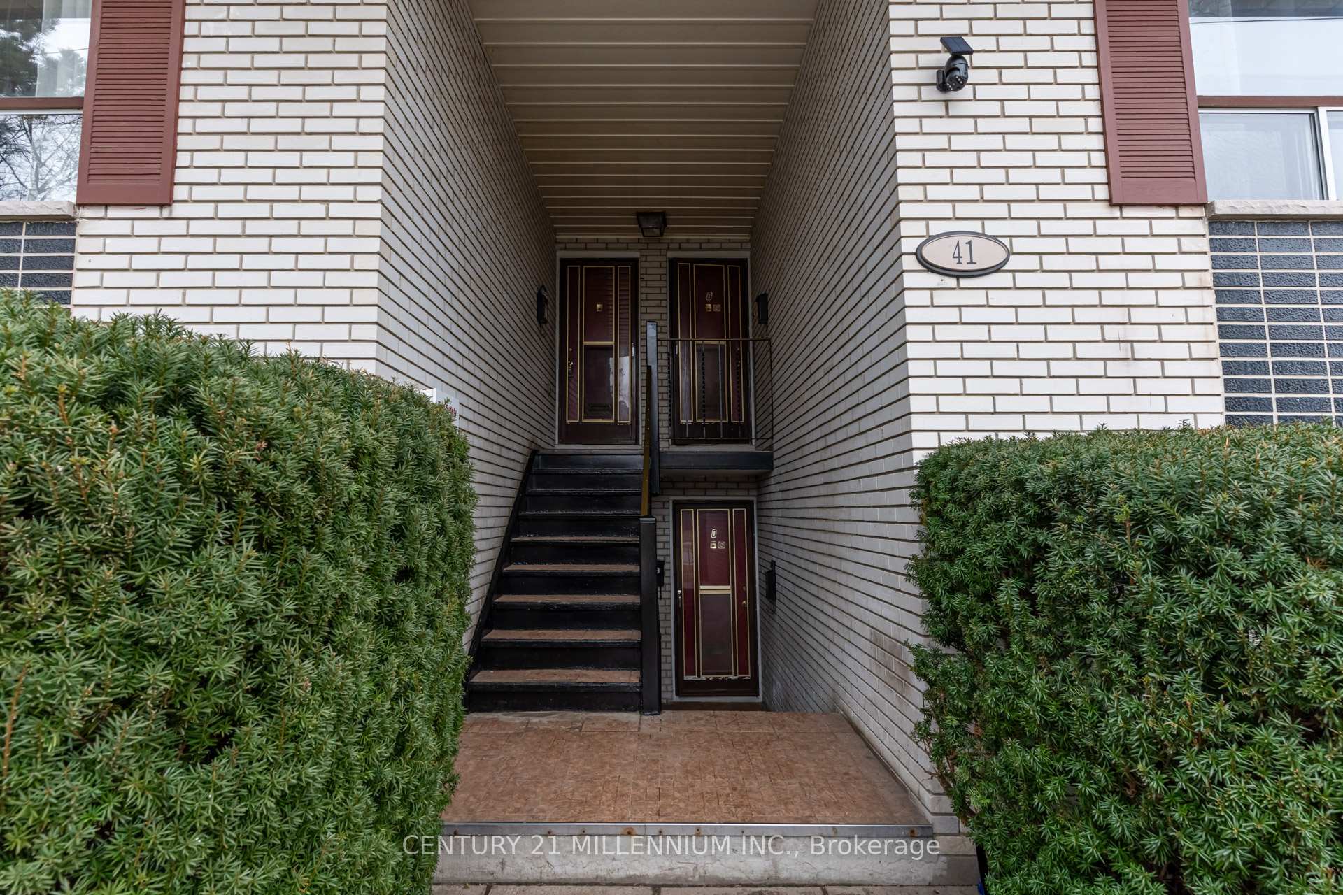 Photo 2 of Unit A, 41 English Street, Brampton, Brampton West — HOMEH