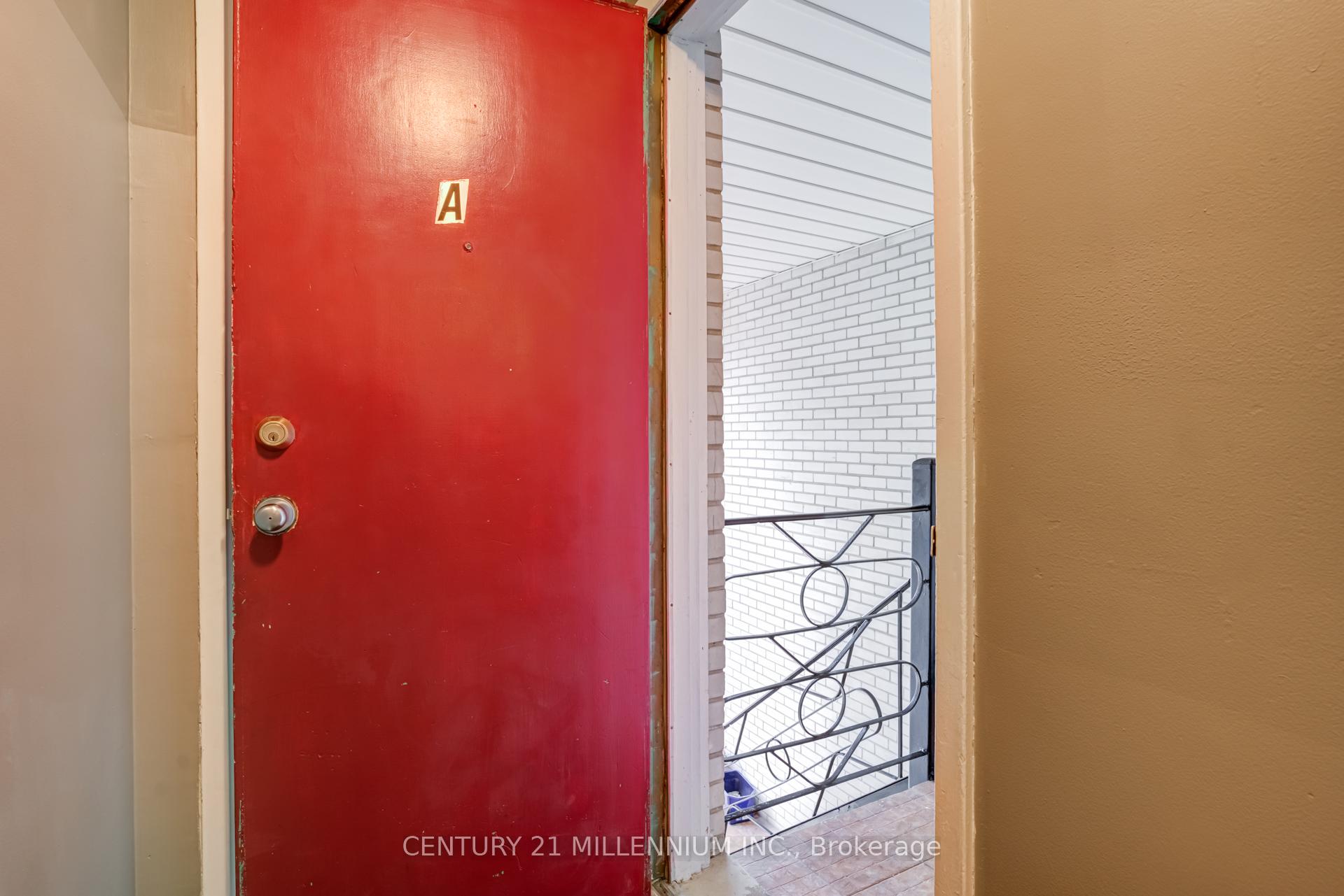 Photo 3 of Unit A, 41 English Street, Brampton, Brampton West — HOMEH
