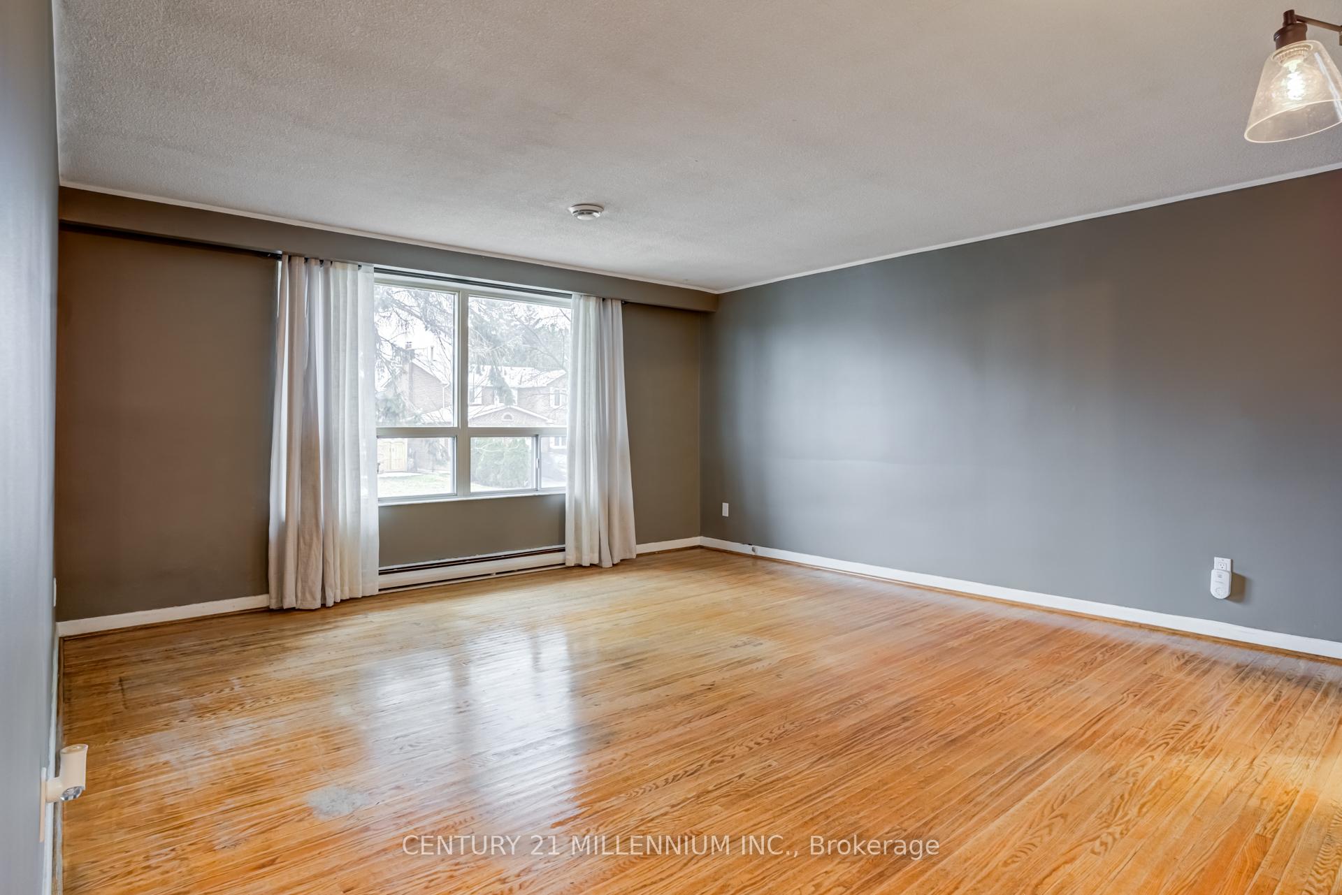 Photo 6 of Unit A, 41 English Street, Brampton, Brampton West — HOMEH