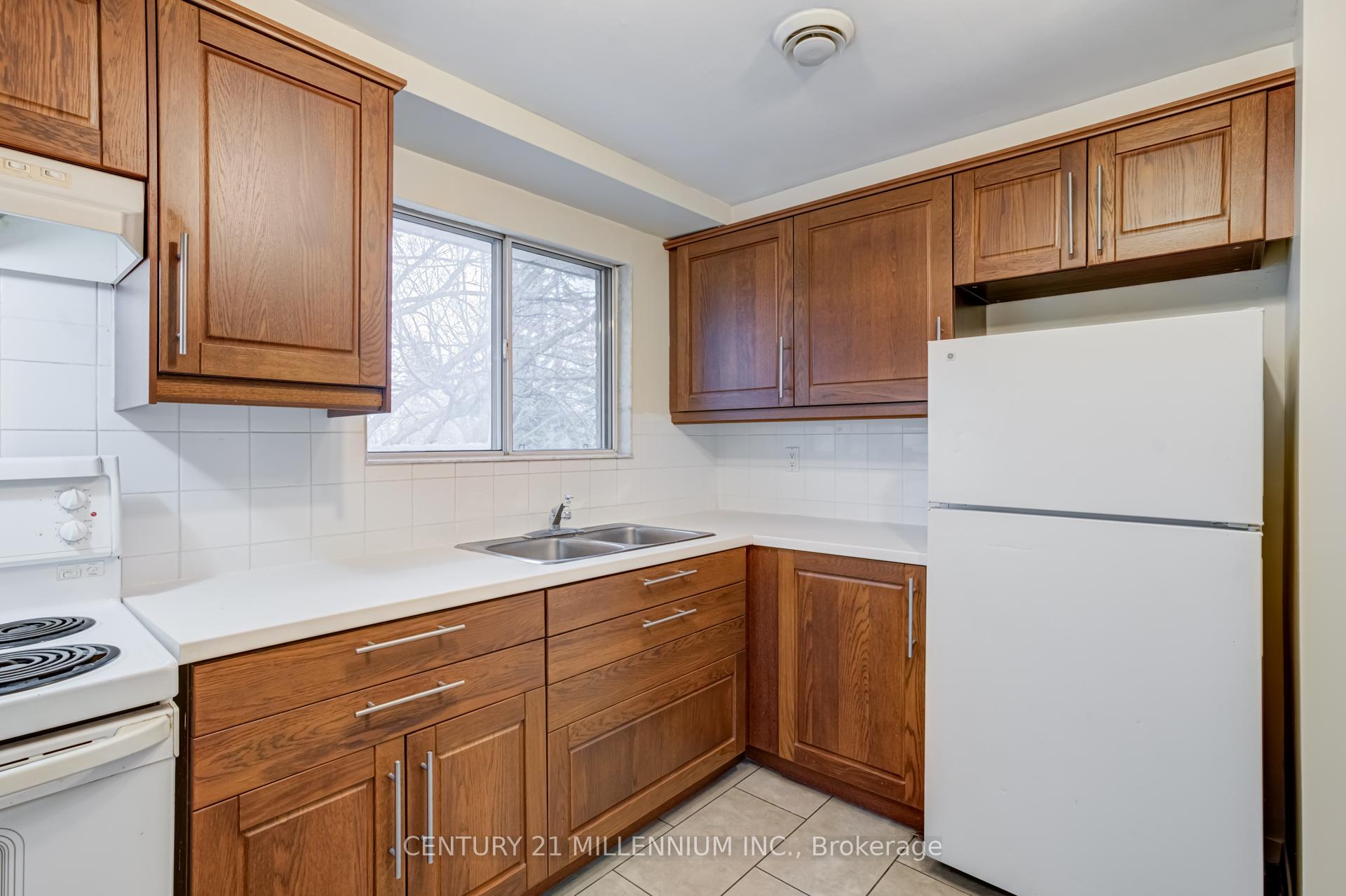 Photo 7 of Unit A, 41 English Street, Brampton, Brampton West — HOMEH