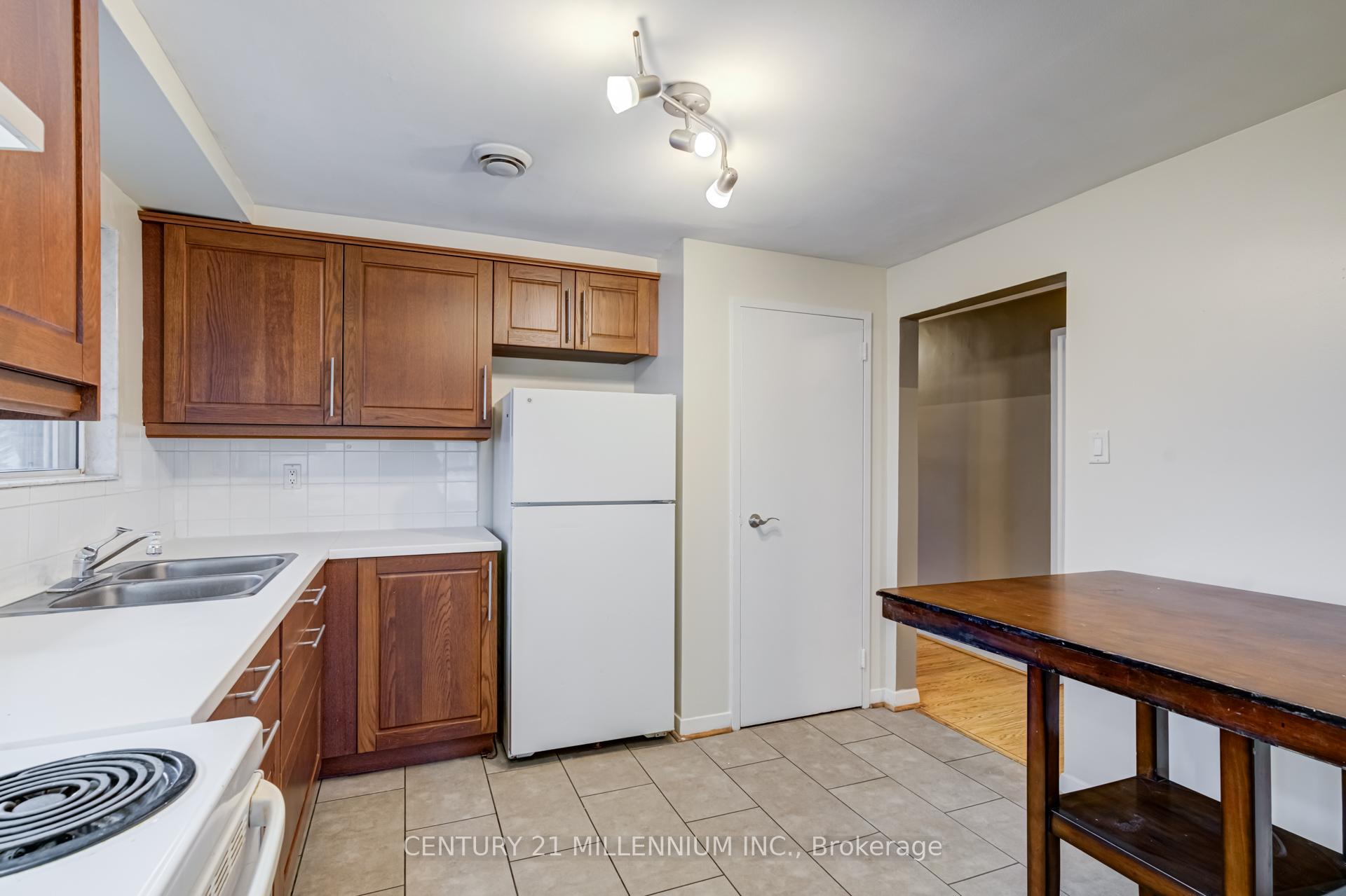 Photo 8 of Unit A, 41 English Street, Brampton, Brampton West — HOMEH