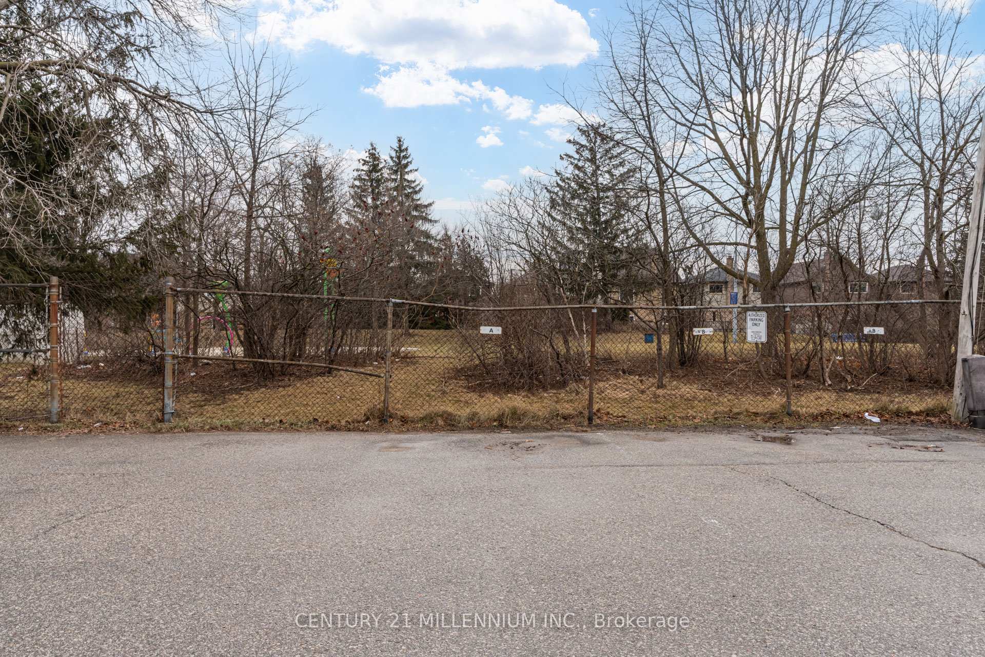 Photo 15 of Unit A, 41 English Street, Brampton, Brampton West — HOMEH