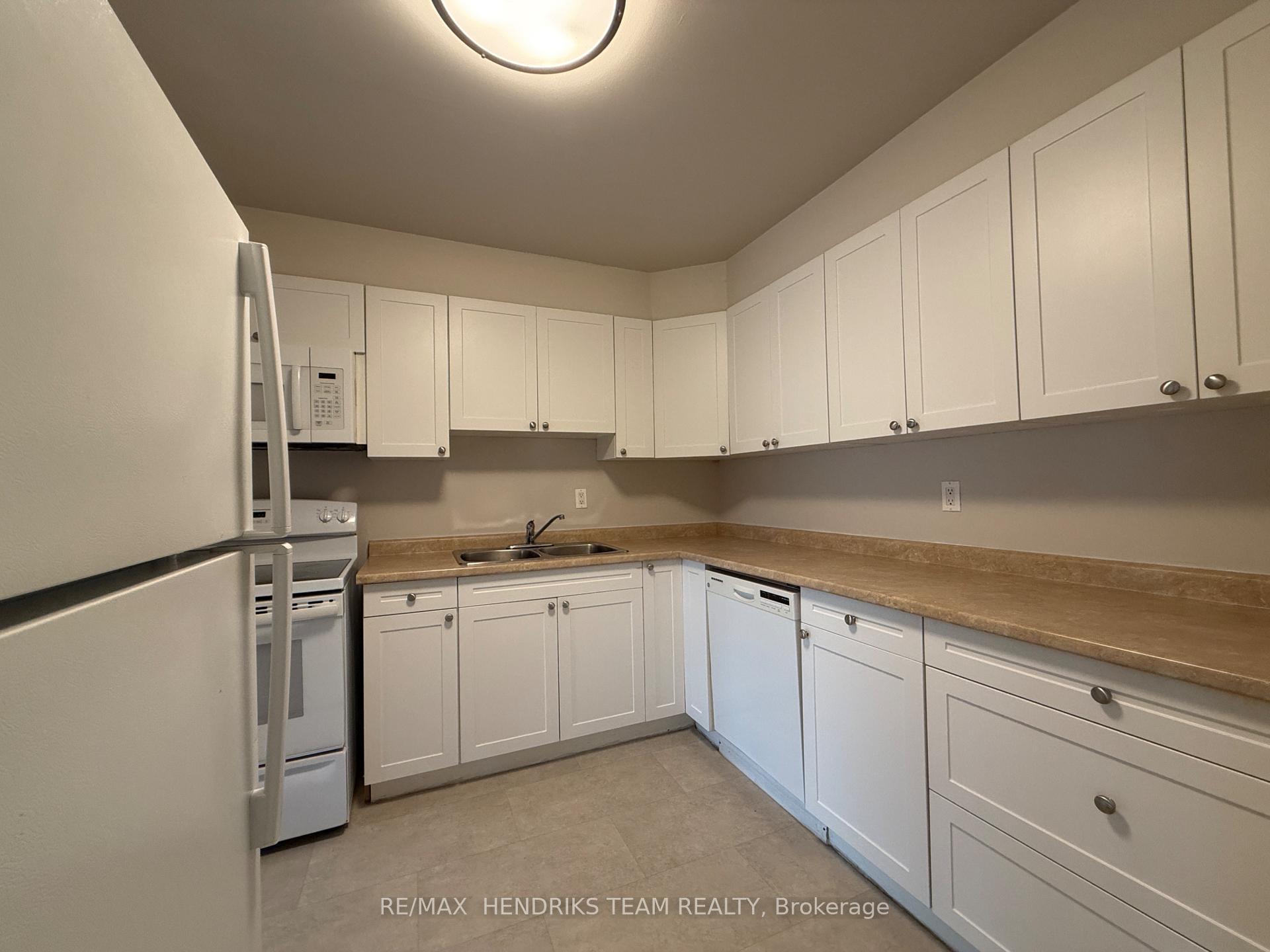 Photo 2 of Unit 606, 64 Windward Street, St. Catharines, Carlton/Bunting — HOMEH